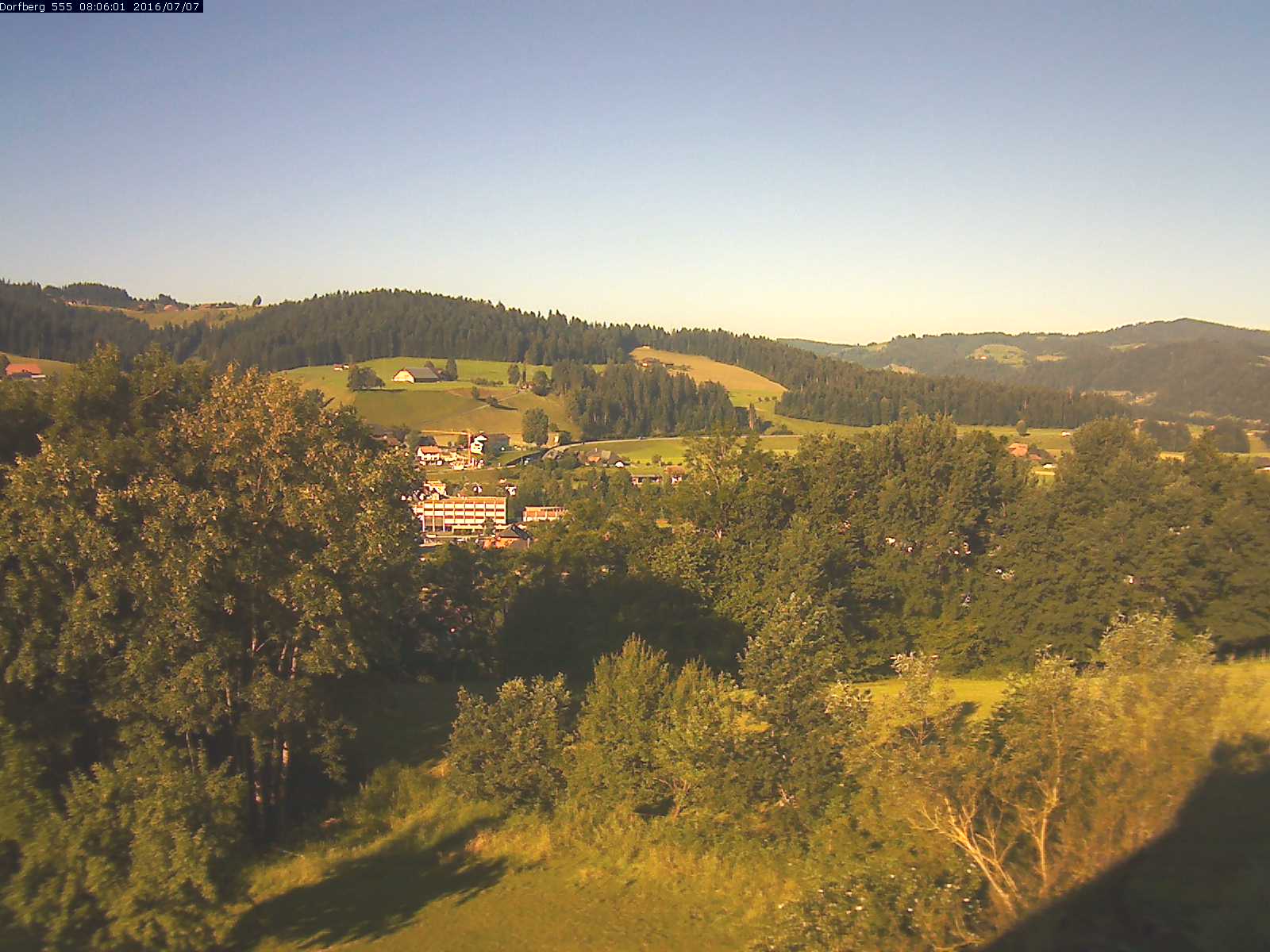 Webcam-Bild: Aussicht vom Dorfberg in Langnau 20160707-080601