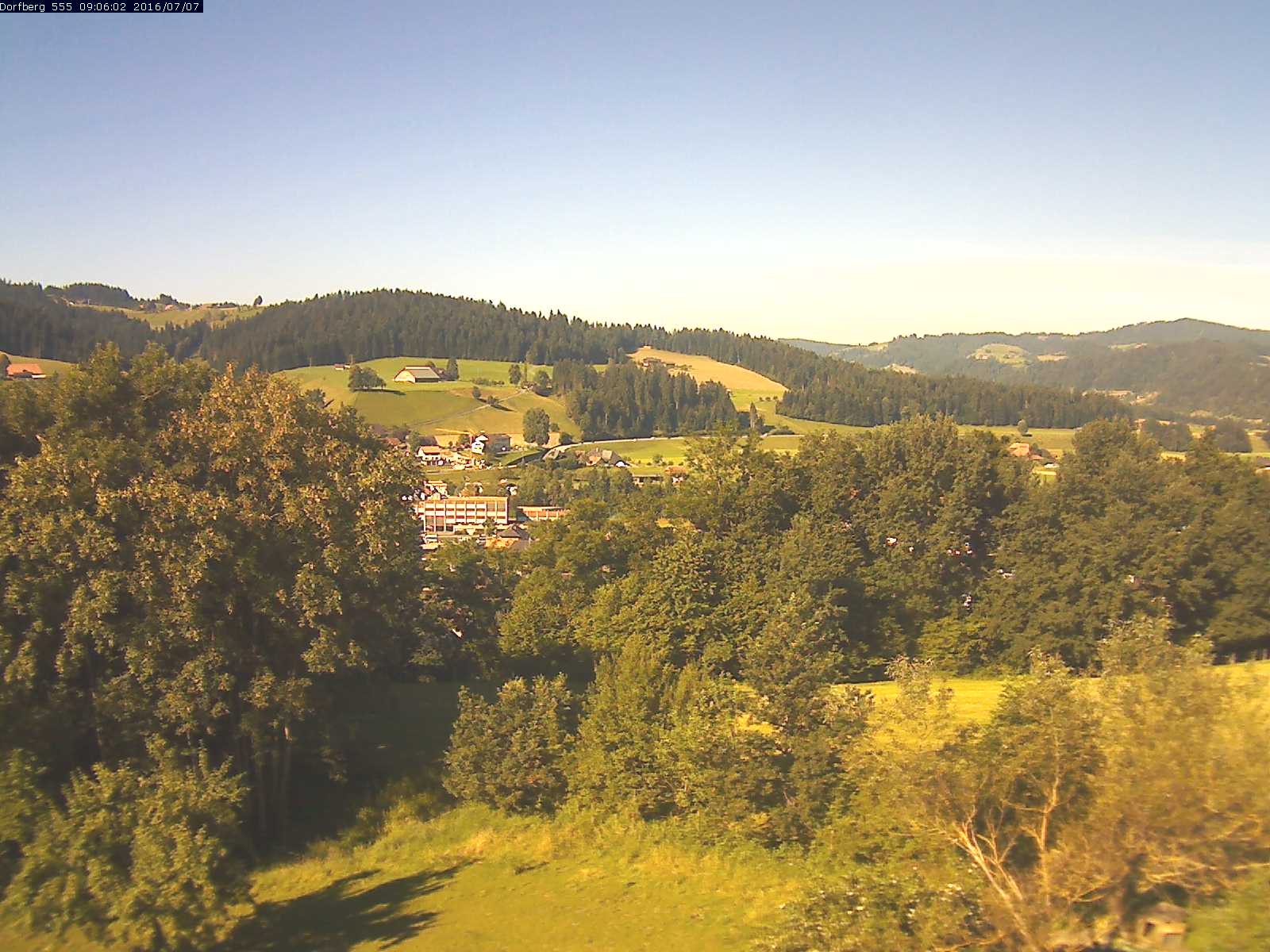 Webcam-Bild: Aussicht vom Dorfberg in Langnau 20160707-090601