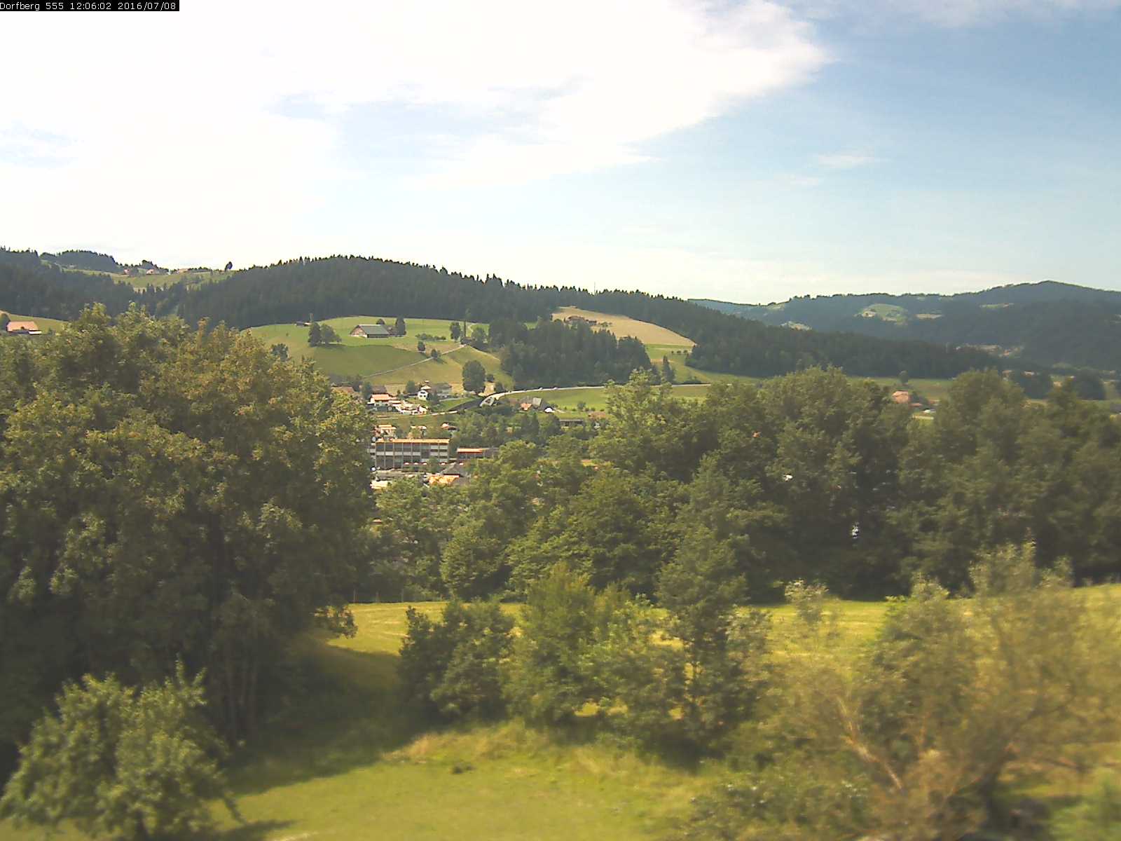 Webcam-Bild: Aussicht vom Dorfberg in Langnau 20160708-120601