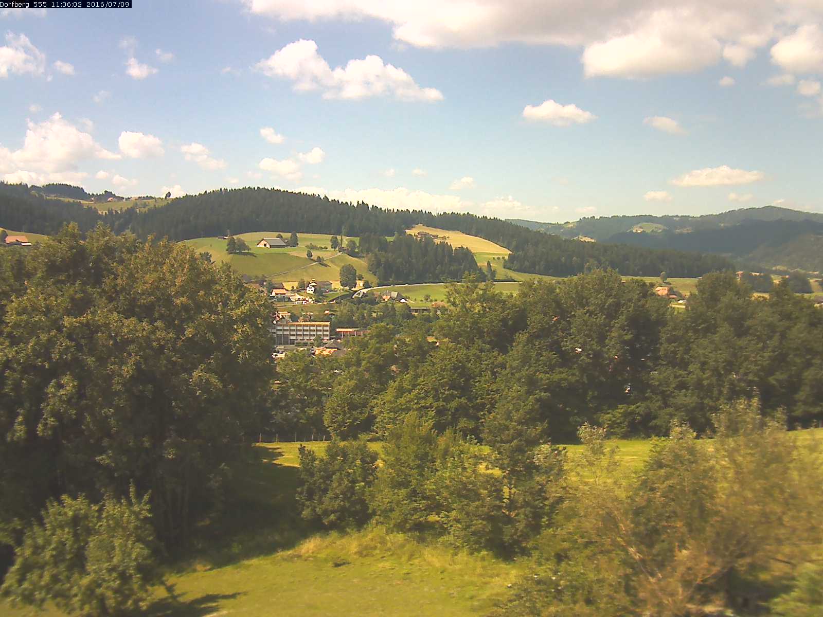 Webcam-Bild: Aussicht vom Dorfberg in Langnau 20160709-110601