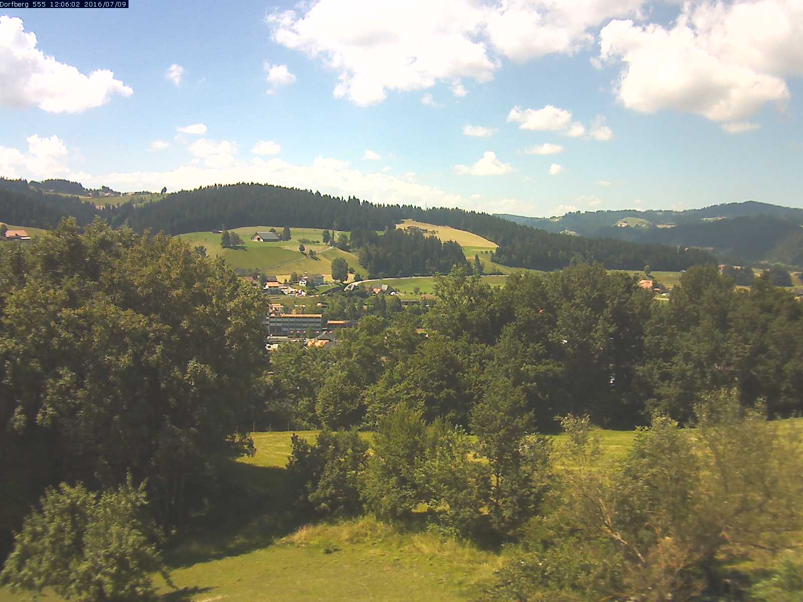 Webcam-Bild: Aussicht vom Dorfberg in Langnau 20160709-120601