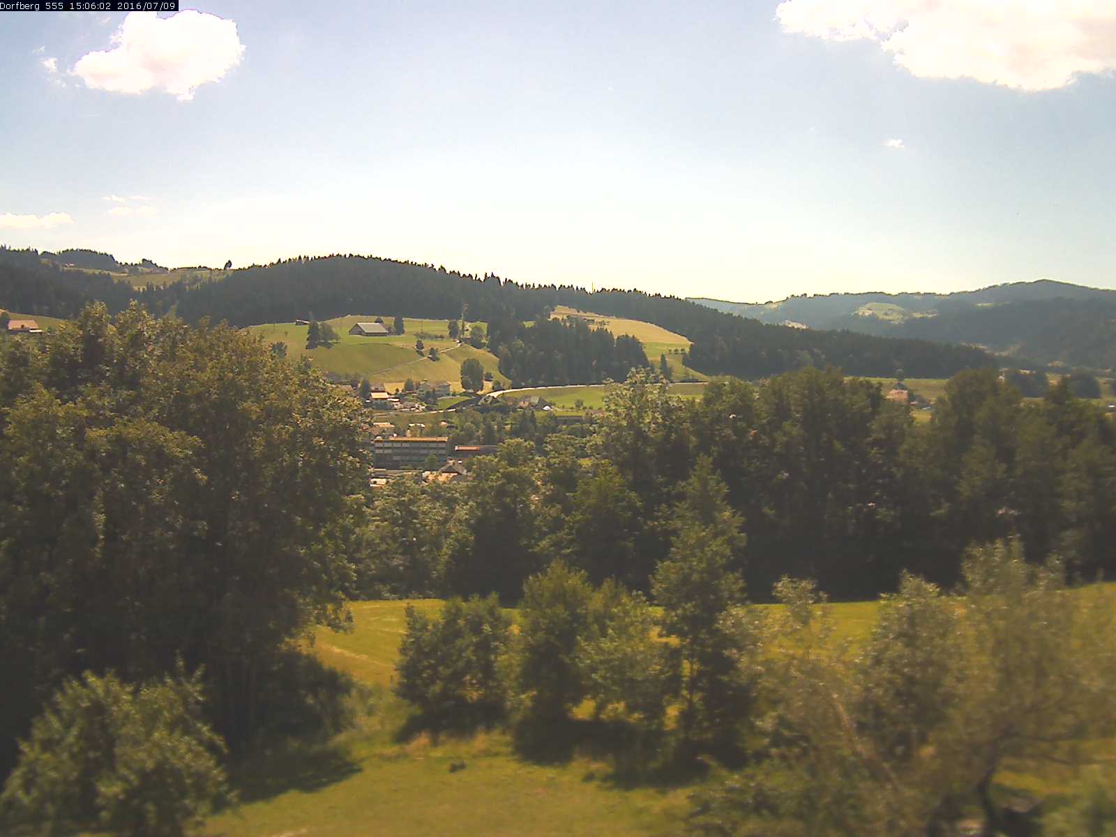 Webcam-Bild: Aussicht vom Dorfberg in Langnau 20160709-150601