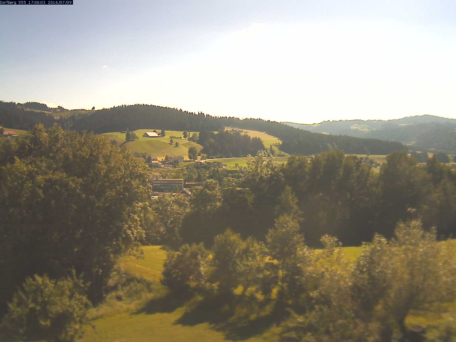 Webcam-Bild: Aussicht vom Dorfberg in Langnau 20160709-170601