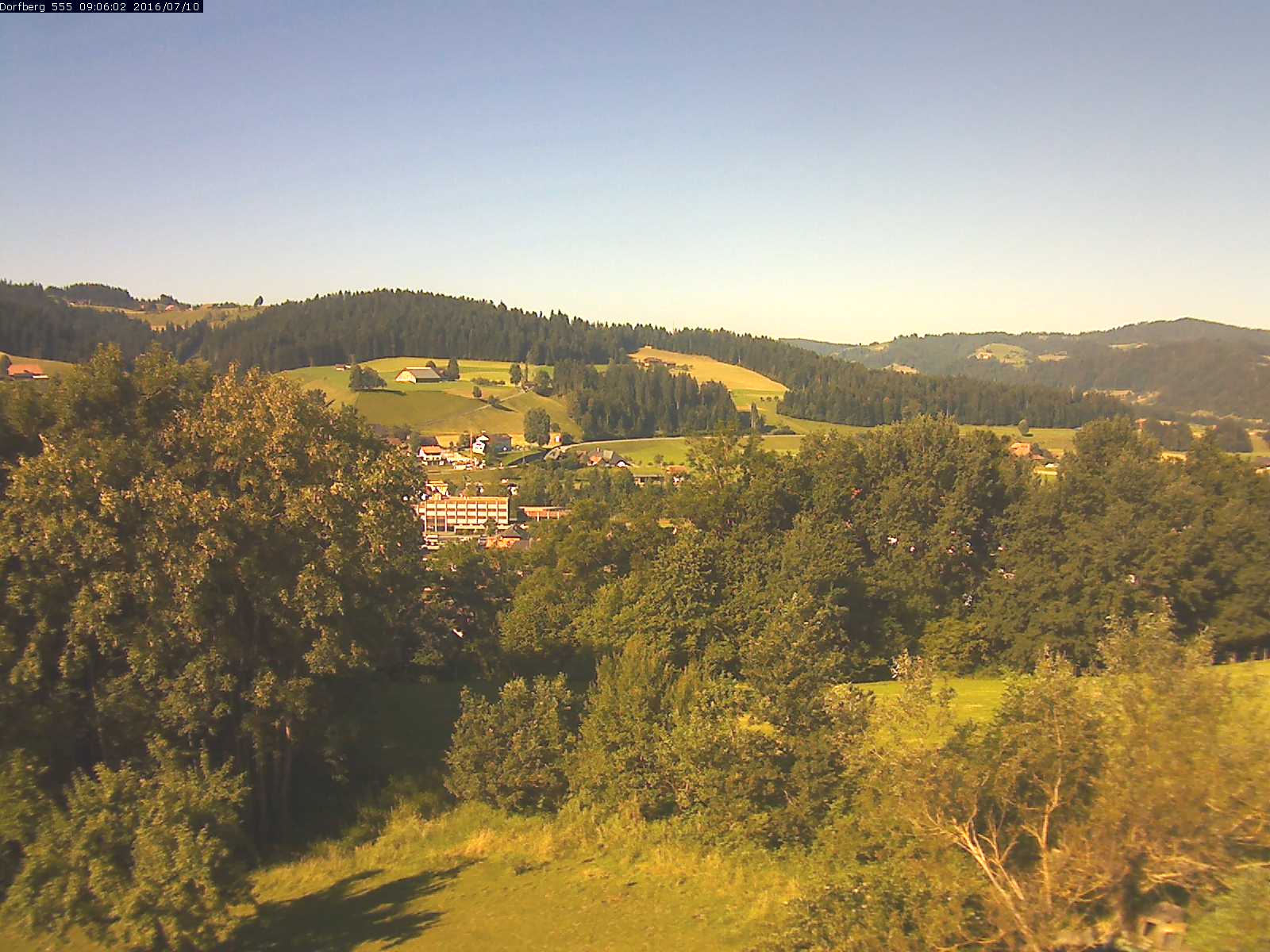 Webcam-Bild: Aussicht vom Dorfberg in Langnau 20160710-090601