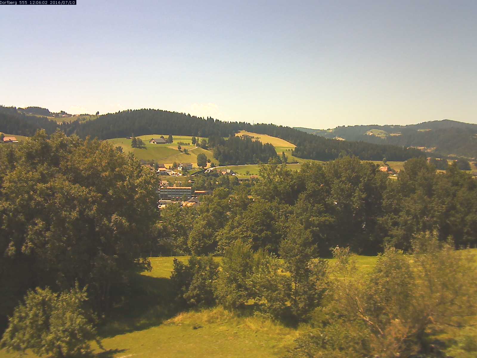 Webcam-Bild: Aussicht vom Dorfberg in Langnau 20160710-120601