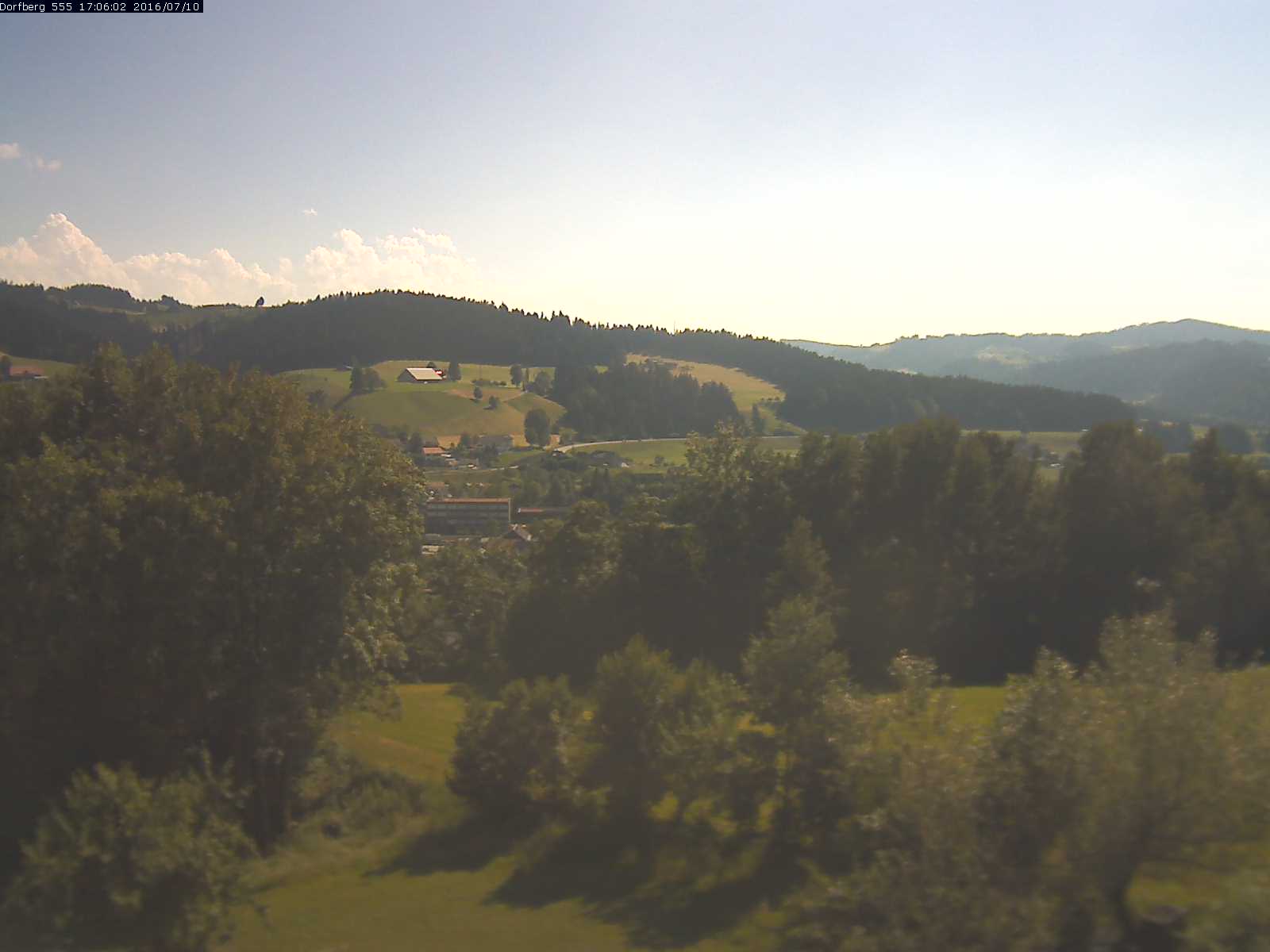 Webcam-Bild: Aussicht vom Dorfberg in Langnau 20160710-170601