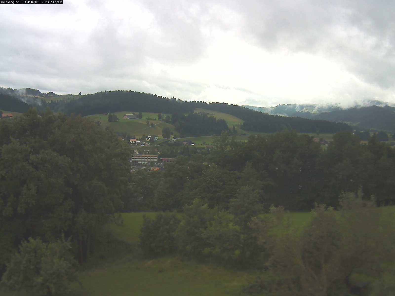 Webcam-Bild: Aussicht vom Dorfberg in Langnau 20160712-190601