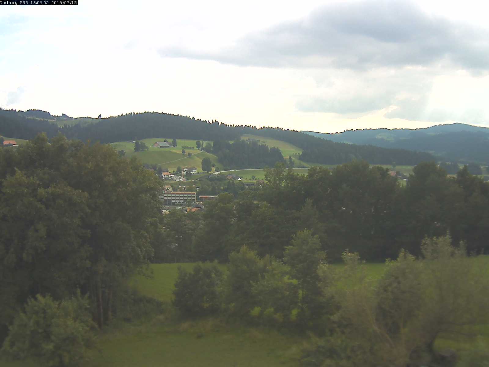 Webcam-Bild: Aussicht vom Dorfberg in Langnau 20160715-180601