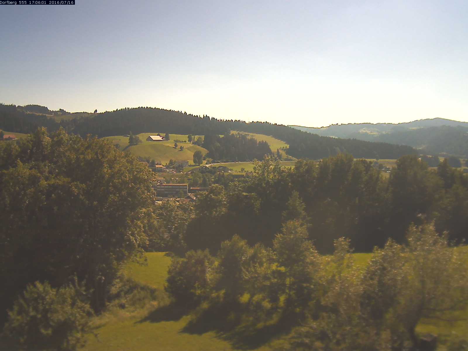 Webcam-Bild: Aussicht vom Dorfberg in Langnau 20160716-170601