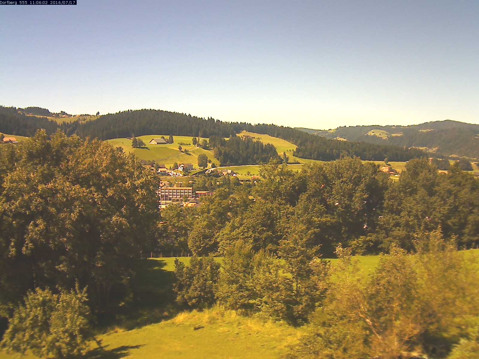 Webcam-Bild: Aussicht vom Dorfberg in Langnau 20160717-110601