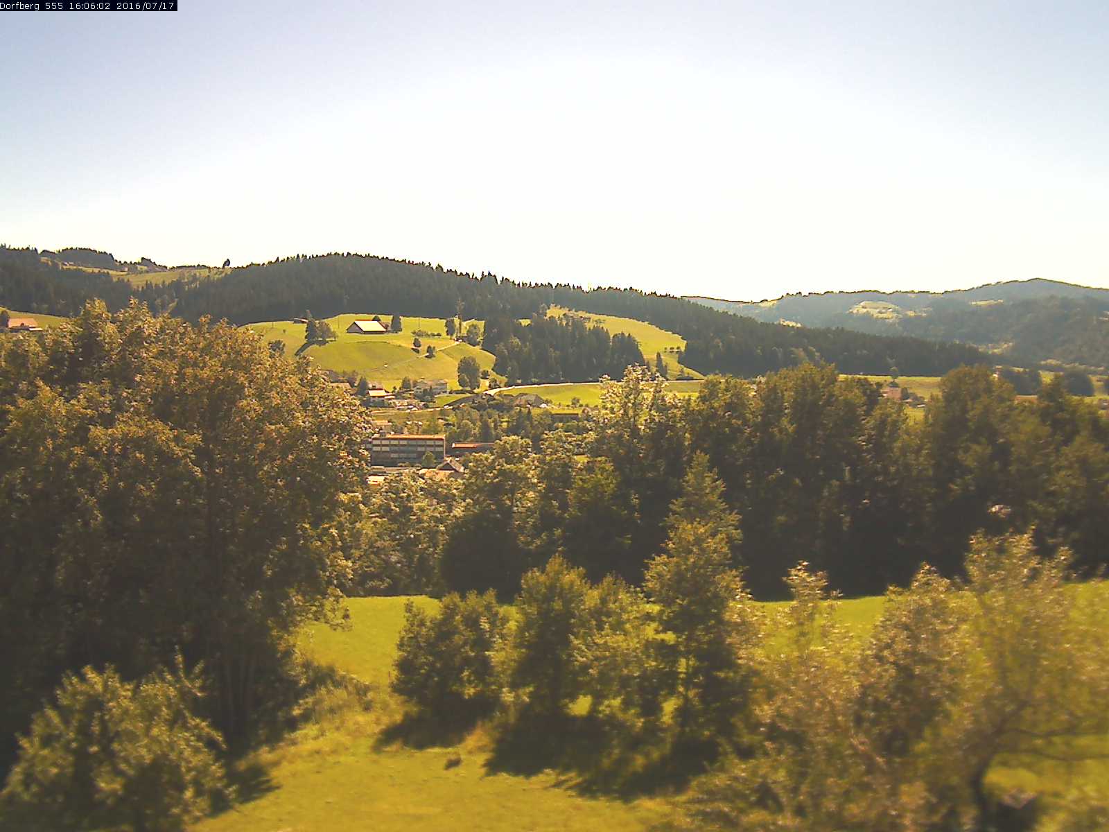 Webcam-Bild: Aussicht vom Dorfberg in Langnau 20160717-160601