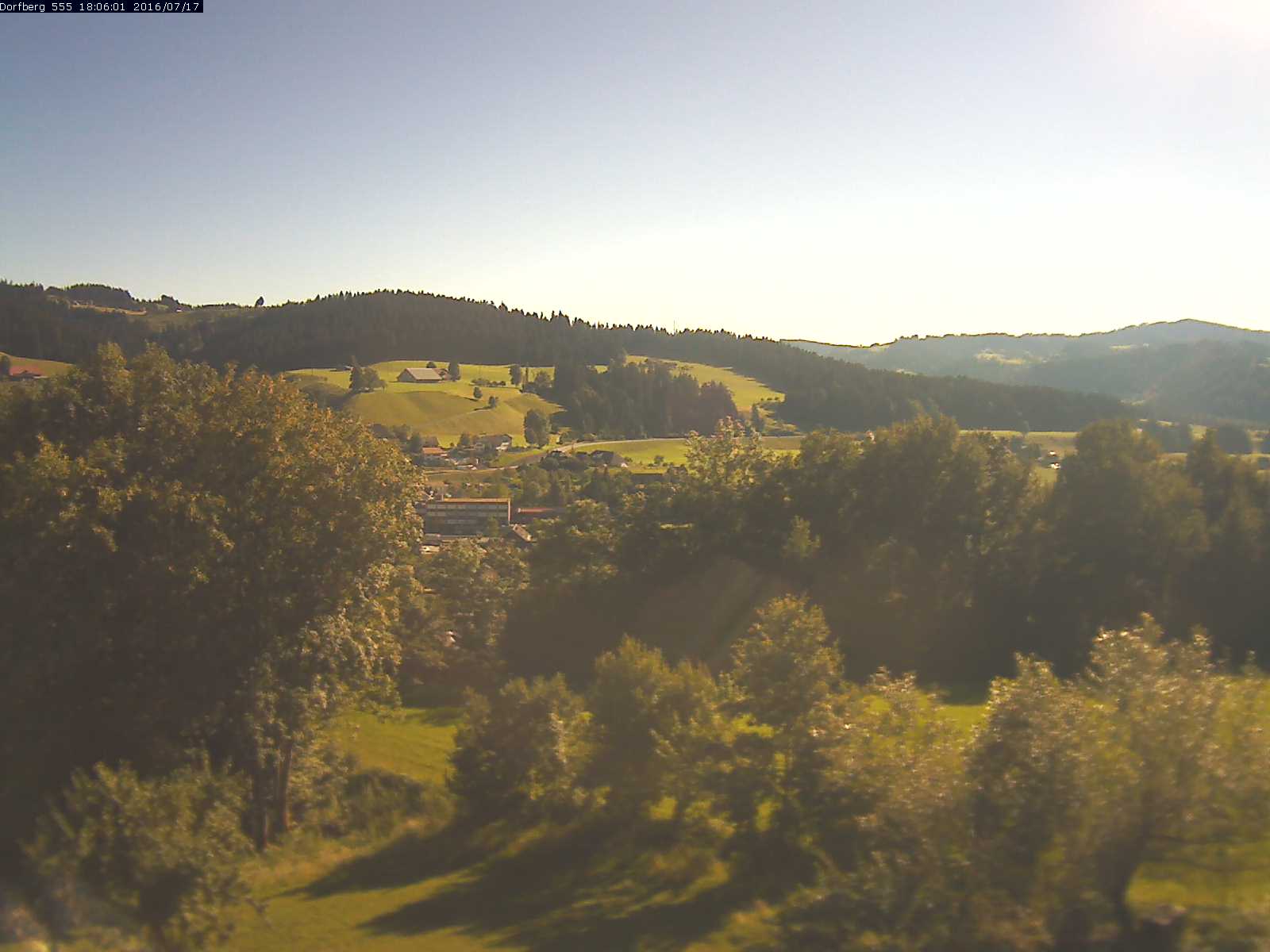 Webcam-Bild: Aussicht vom Dorfberg in Langnau 20160717-180601