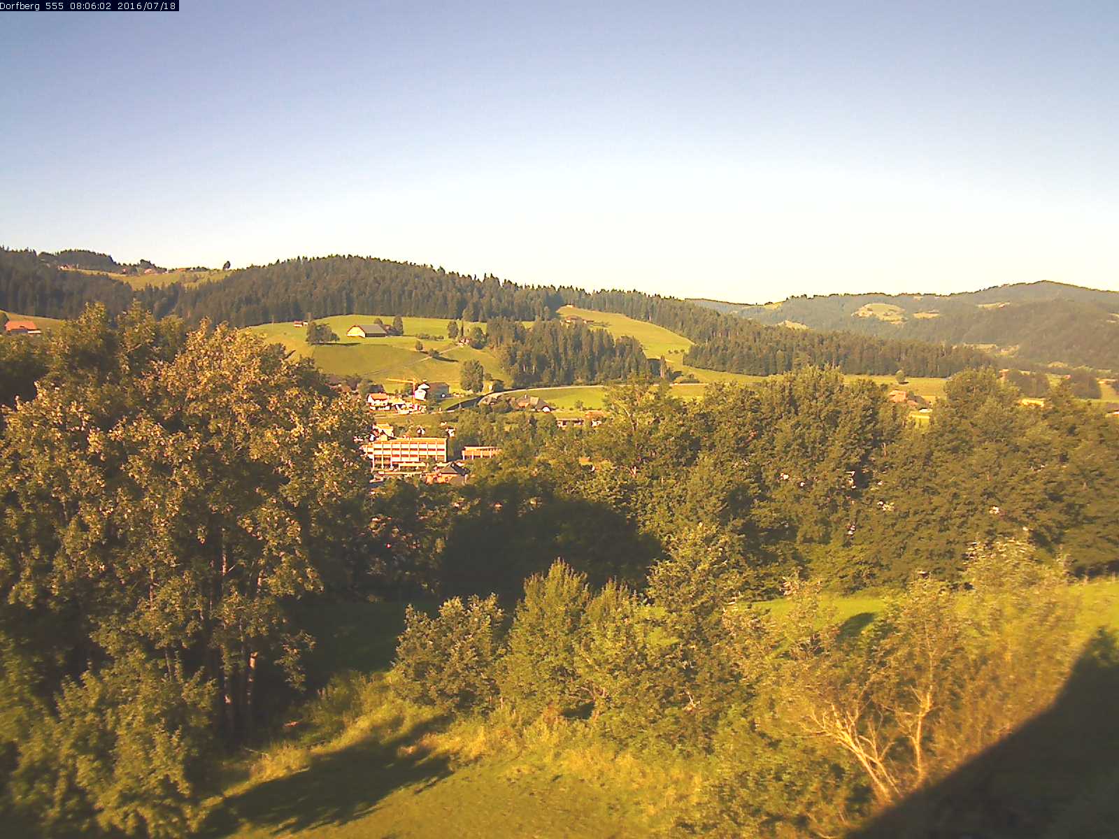 Webcam-Bild: Aussicht vom Dorfberg in Langnau 20160718-080601