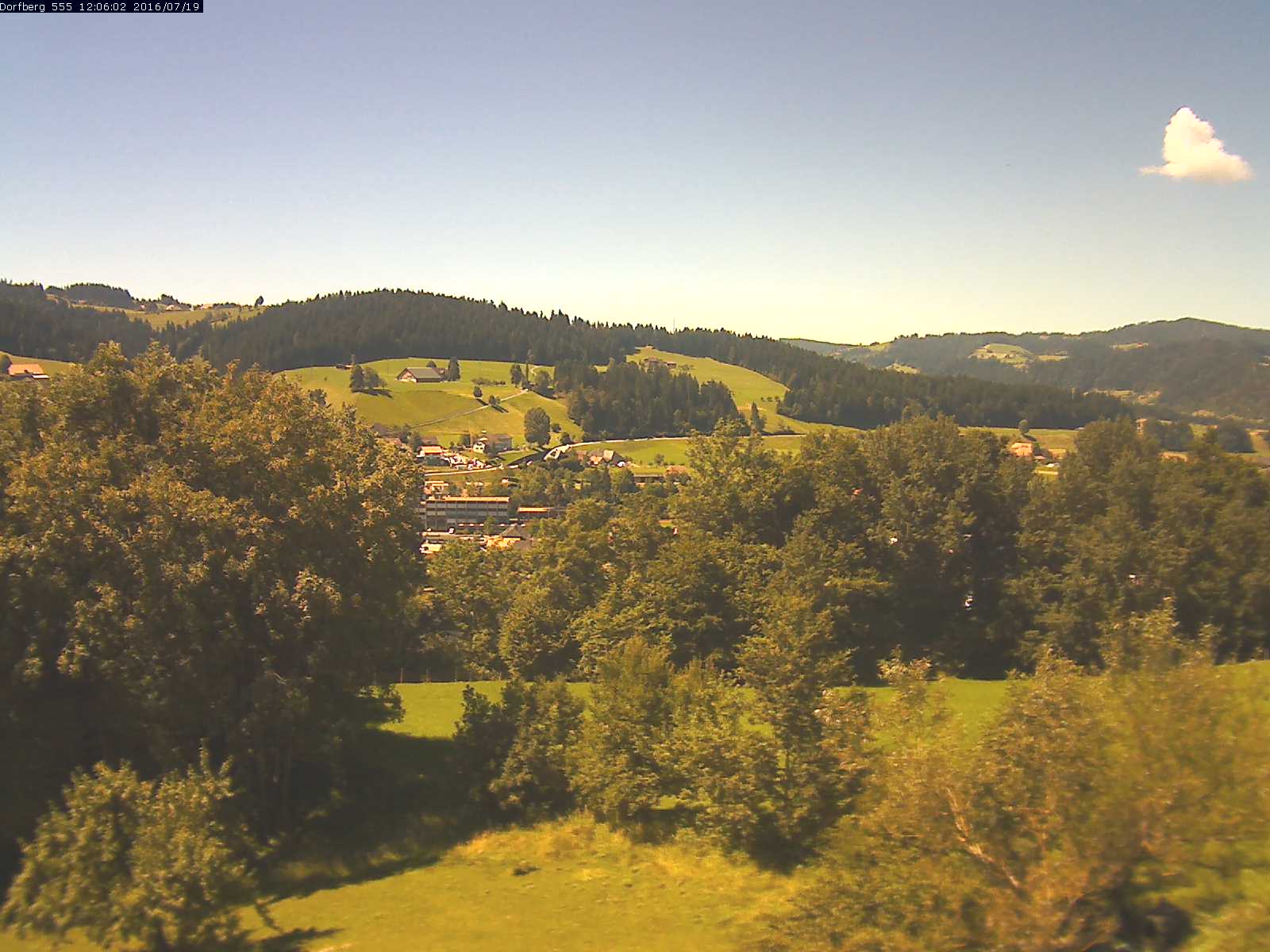 Webcam-Bild: Aussicht vom Dorfberg in Langnau 20160719-120601
