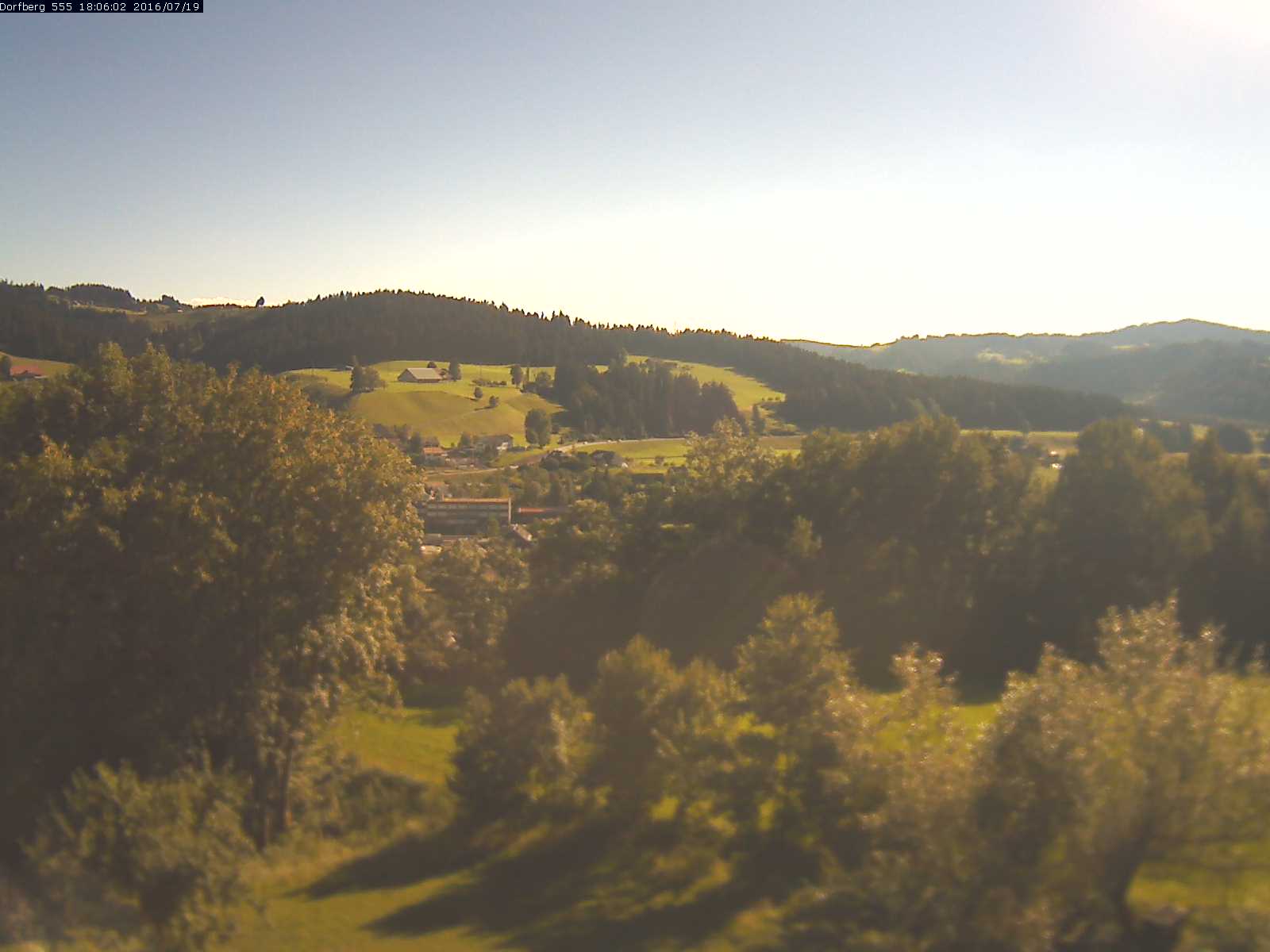 Webcam-Bild: Aussicht vom Dorfberg in Langnau 20160719-180601