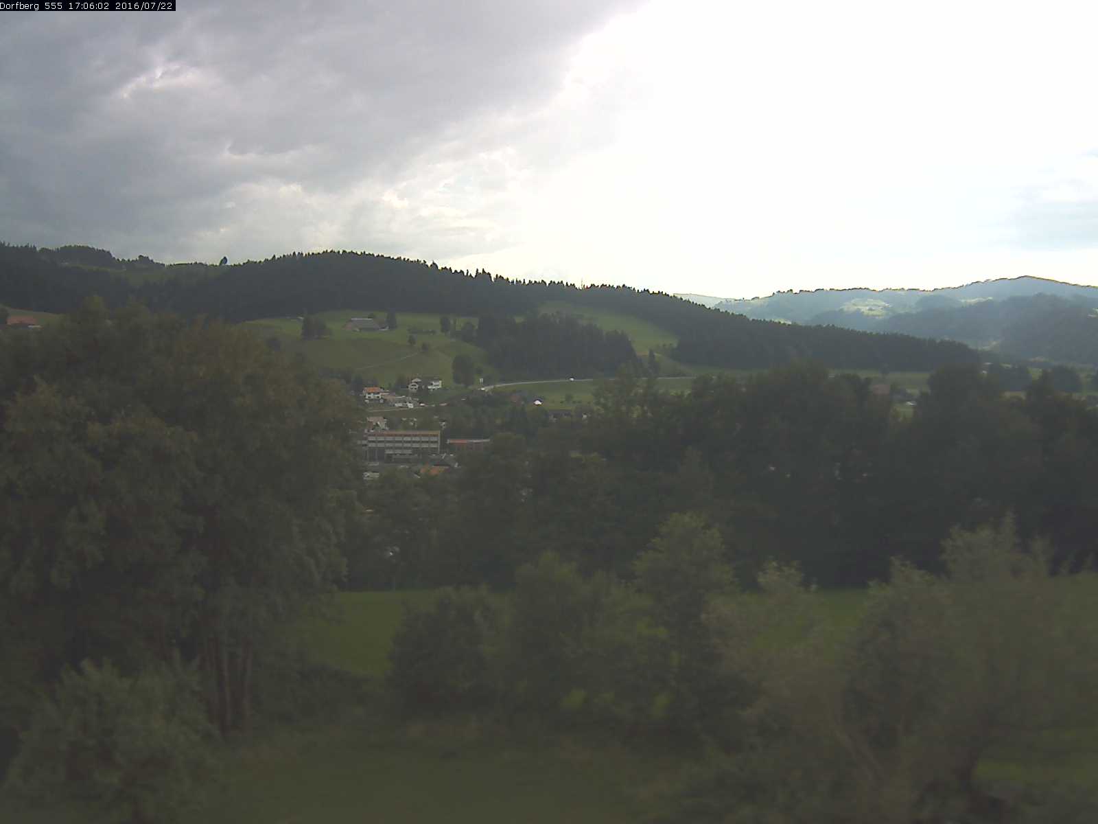 Webcam-Bild: Aussicht vom Dorfberg in Langnau 20160722-170601