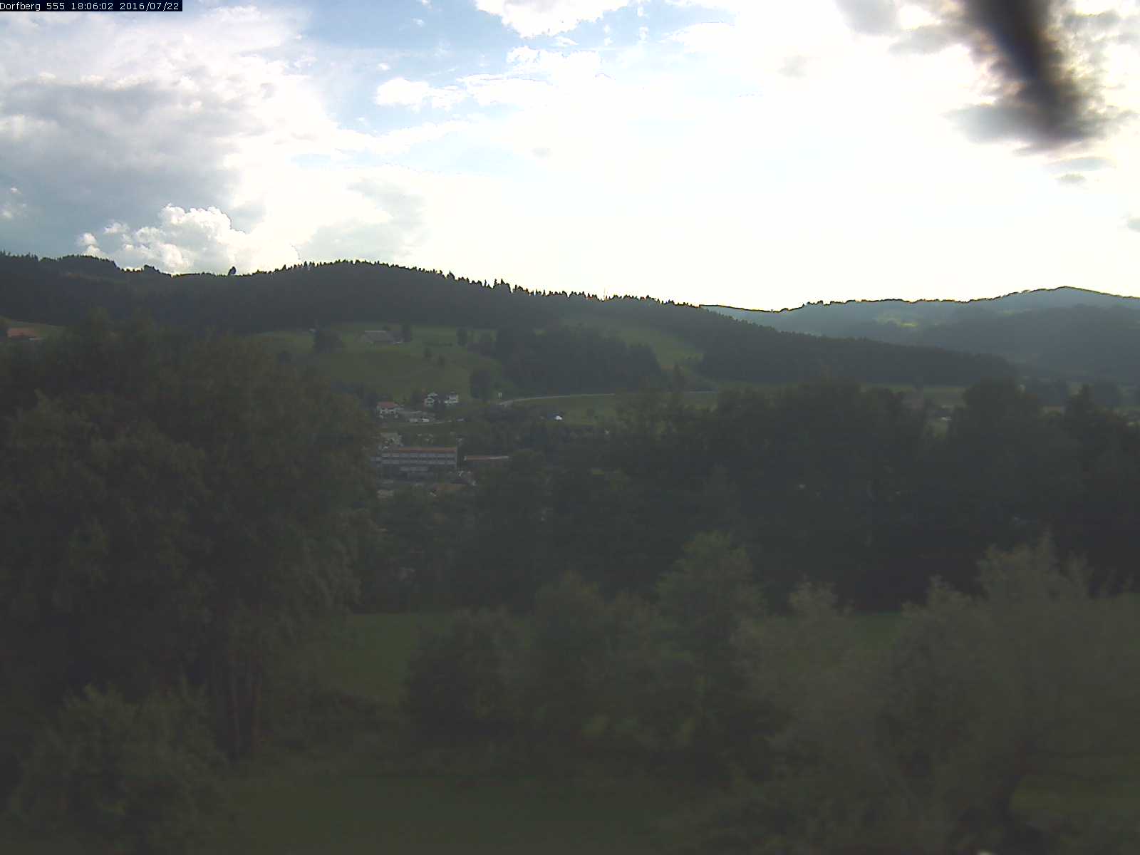 Webcam-Bild: Aussicht vom Dorfberg in Langnau 20160722-180601