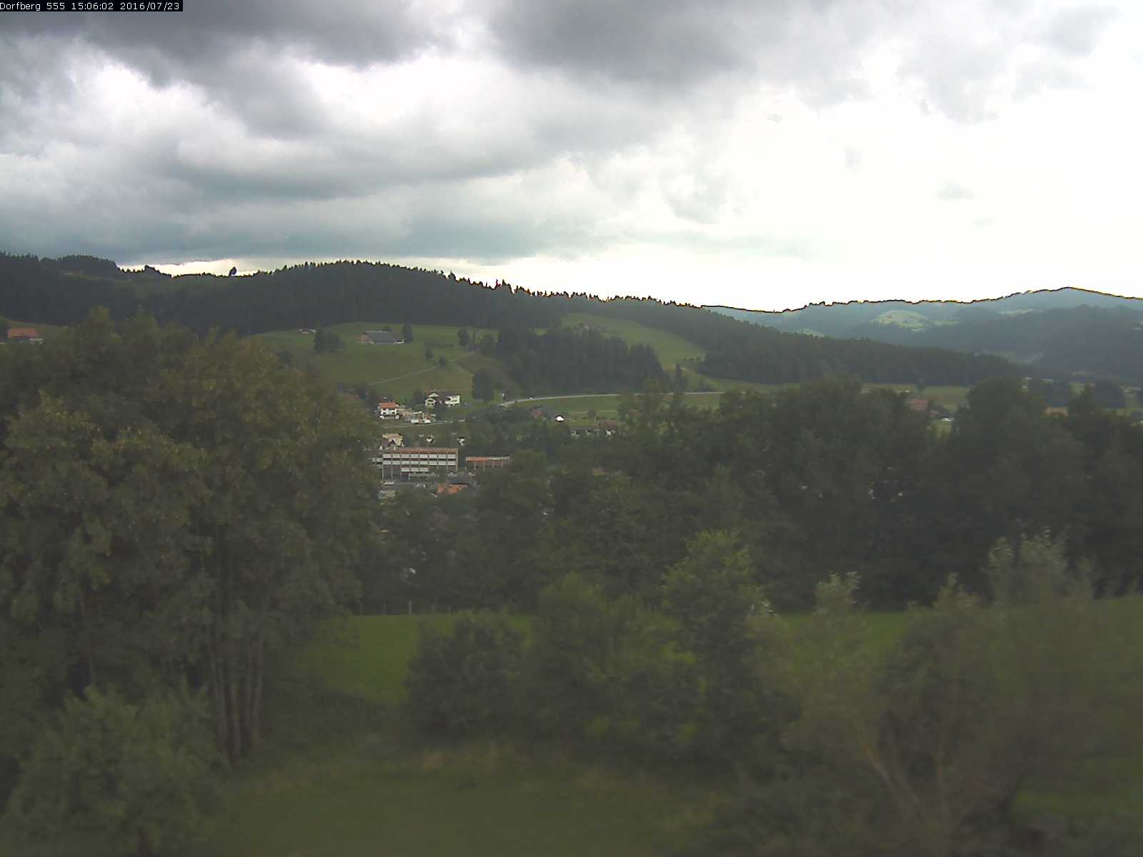 Webcam-Bild: Aussicht vom Dorfberg in Langnau 20160723-150601