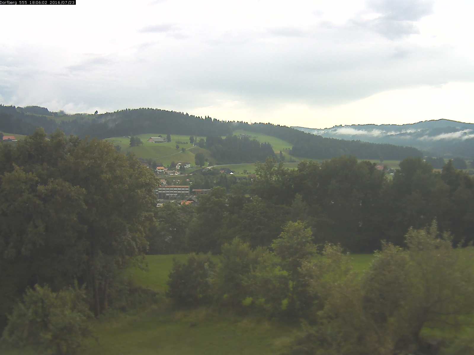 Webcam-Bild: Aussicht vom Dorfberg in Langnau 20160723-180601