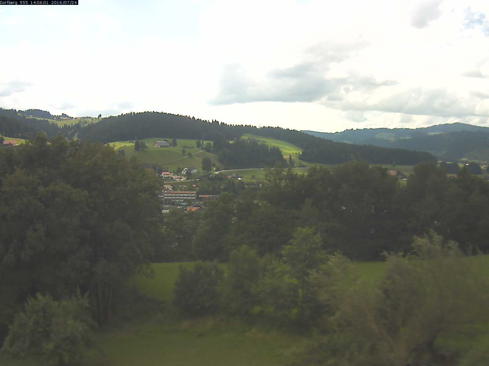 Webcam-Bild: Aussicht vom Dorfberg in Langnau 20160724-140601