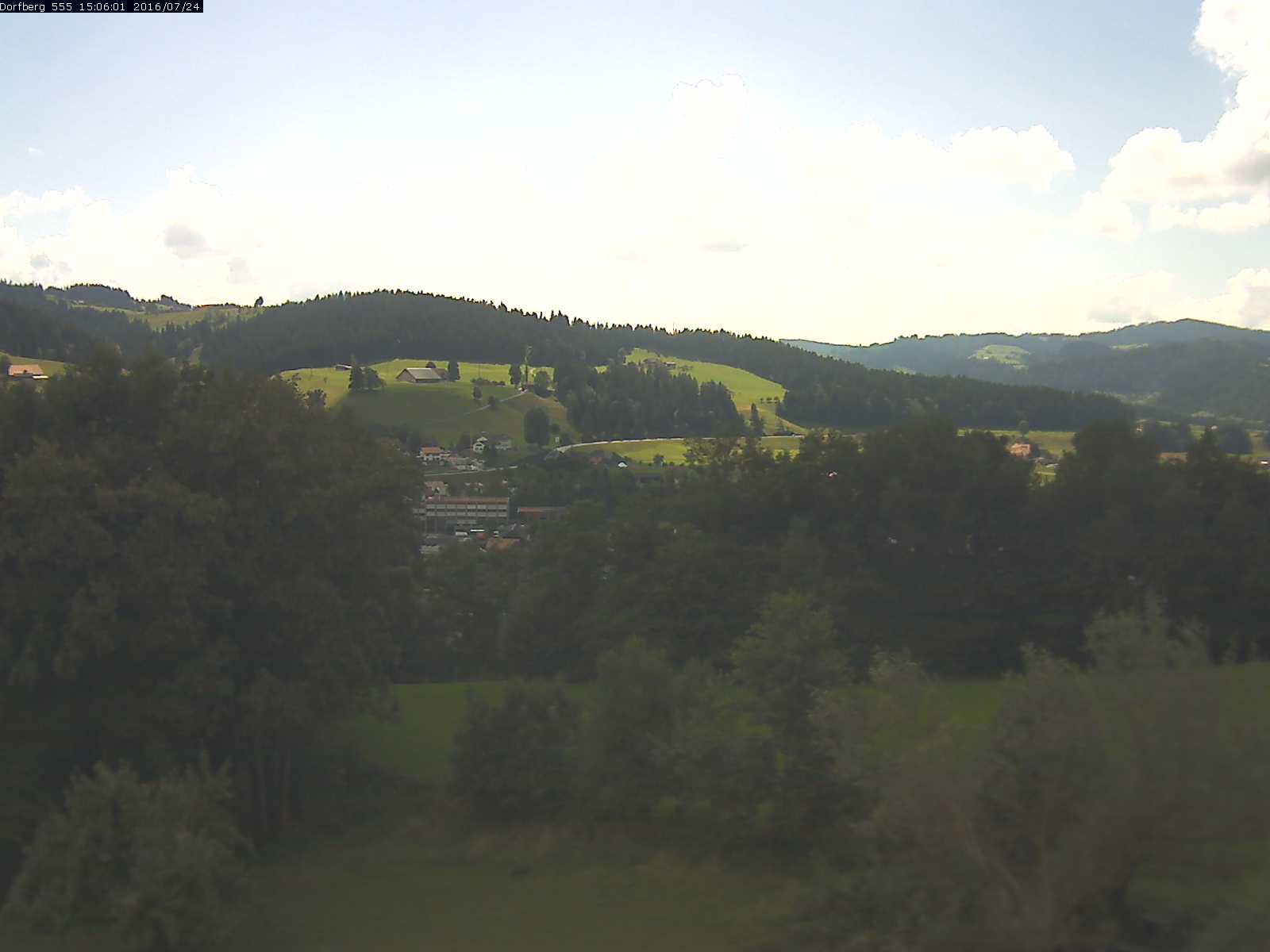 Webcam-Bild: Aussicht vom Dorfberg in Langnau 20160724-150601