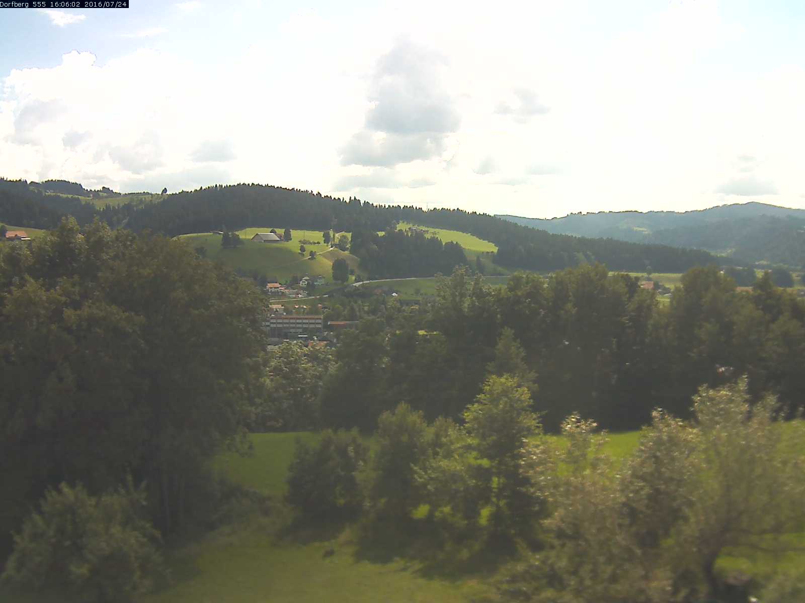 Webcam-Bild: Aussicht vom Dorfberg in Langnau 20160724-160601
