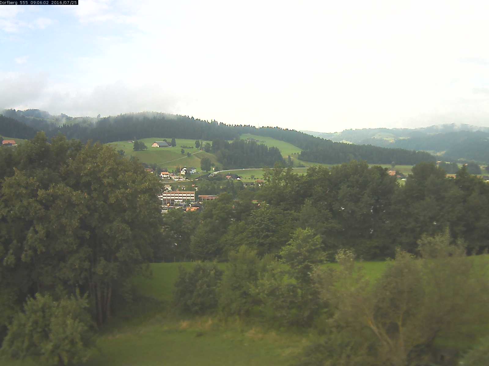 Webcam-Bild: Aussicht vom Dorfberg in Langnau 20160725-090601