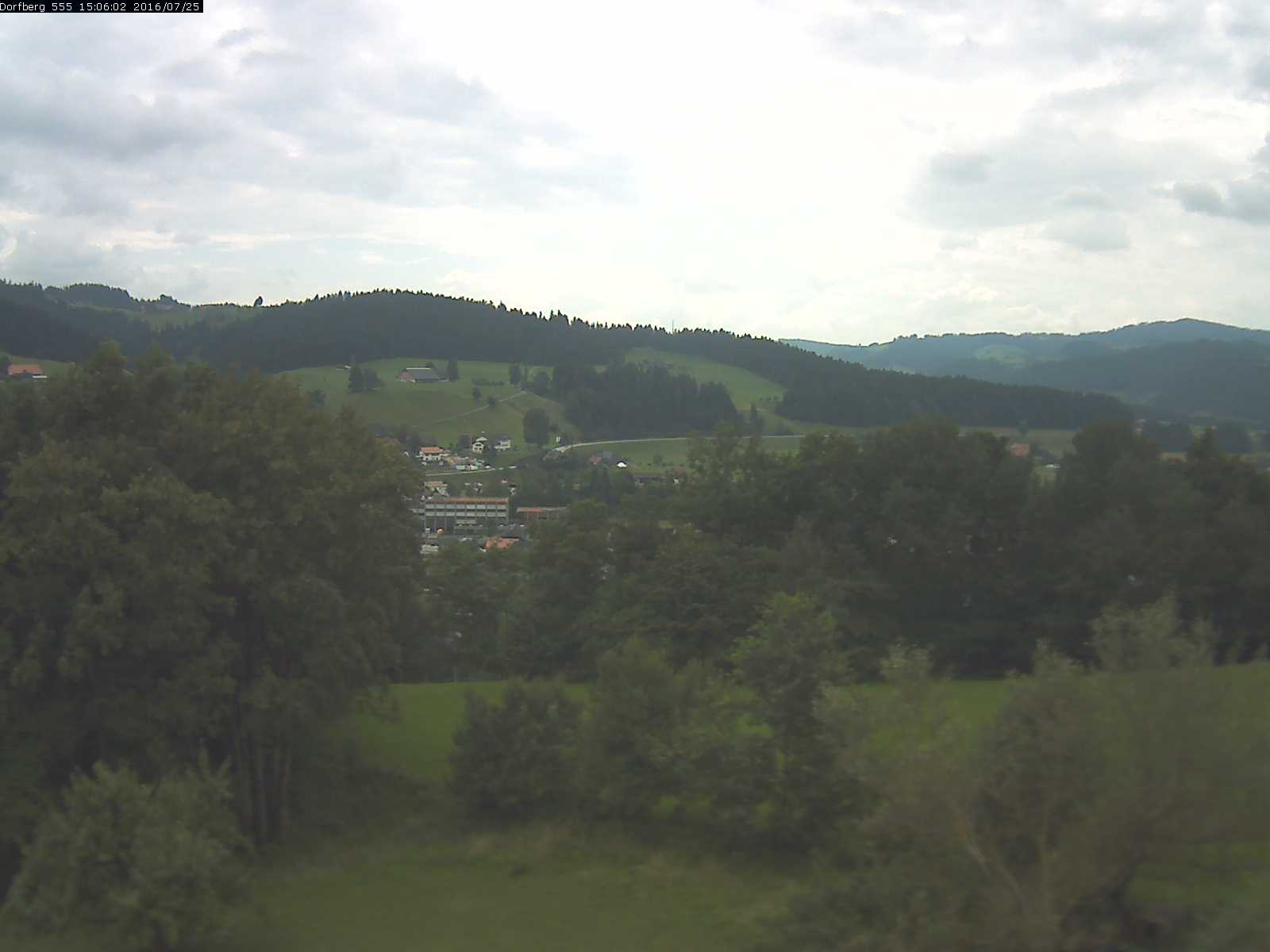 Webcam-Bild: Aussicht vom Dorfberg in Langnau 20160725-150601