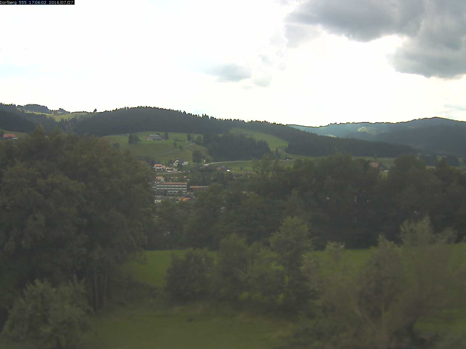 Webcam-Bild: Aussicht vom Dorfberg in Langnau 20160727-170601