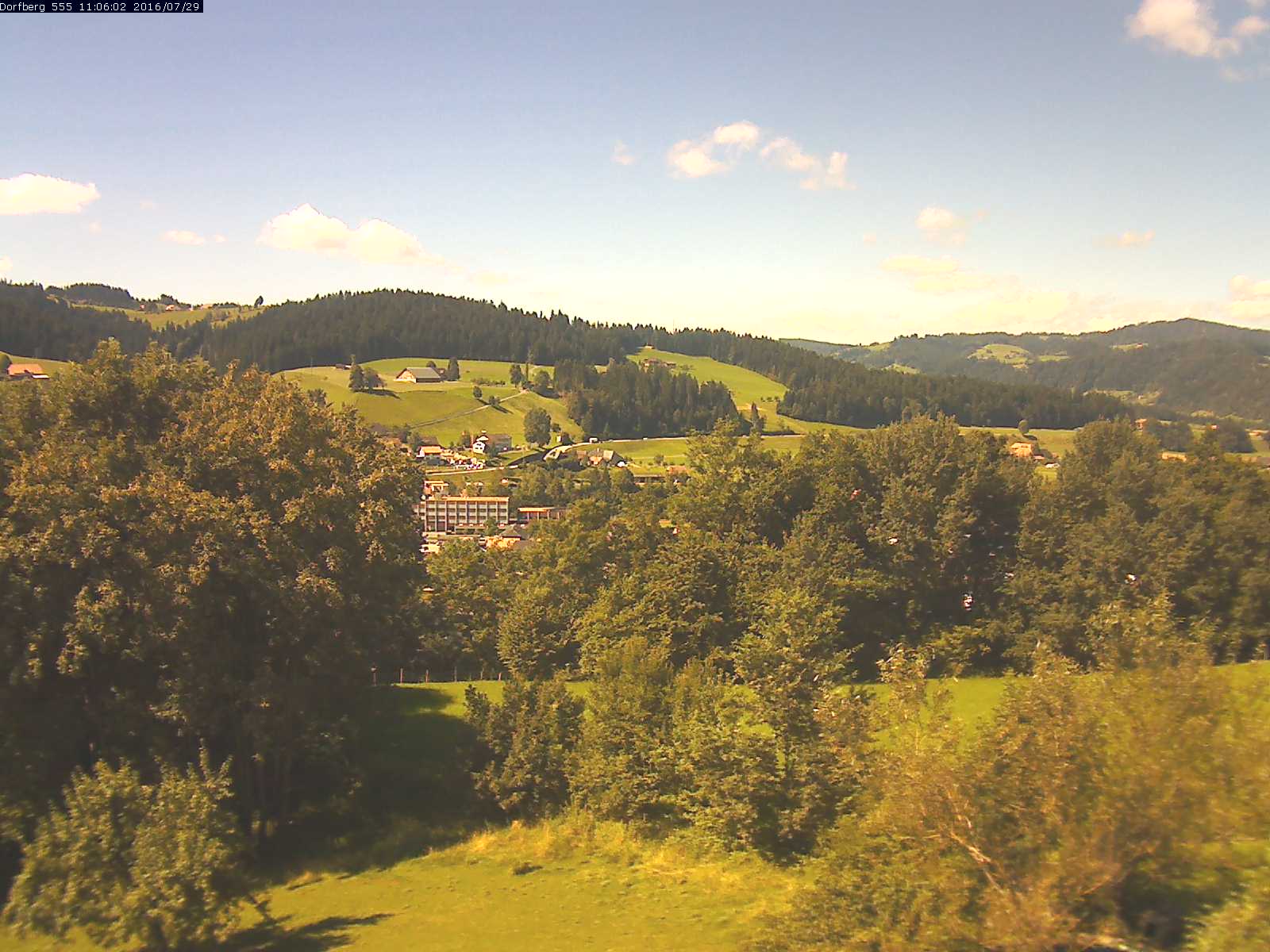 Webcam-Bild: Aussicht vom Dorfberg in Langnau 20160729-110601