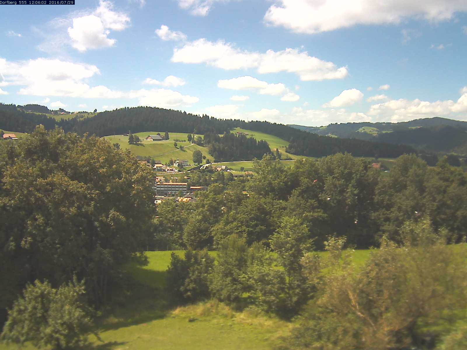 Webcam-Bild: Aussicht vom Dorfberg in Langnau 20160729-120601