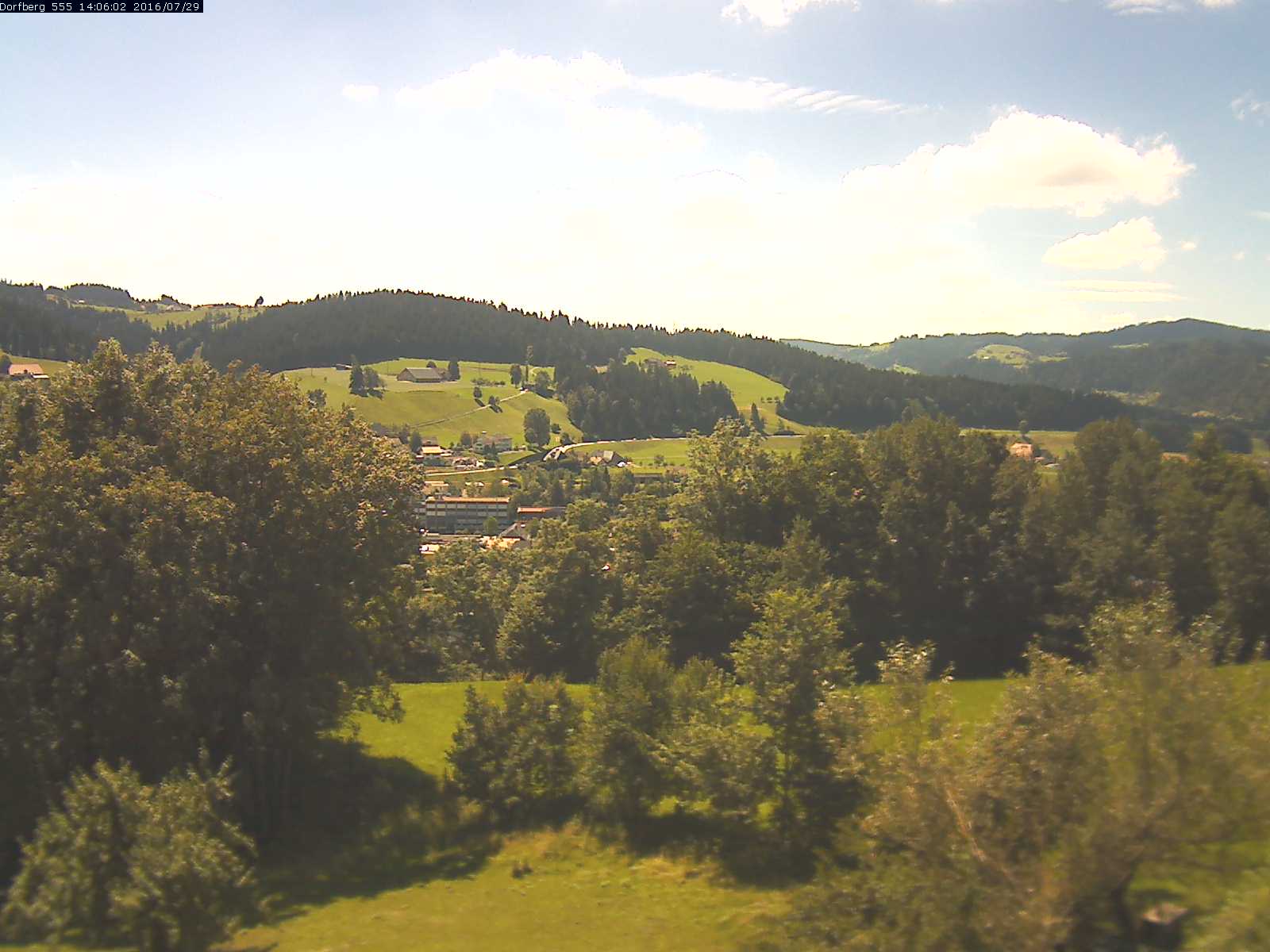 Webcam-Bild: Aussicht vom Dorfberg in Langnau 20160729-140601