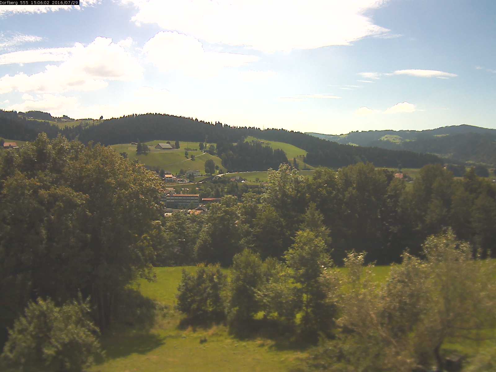 Webcam-Bild: Aussicht vom Dorfberg in Langnau 20160729-150601