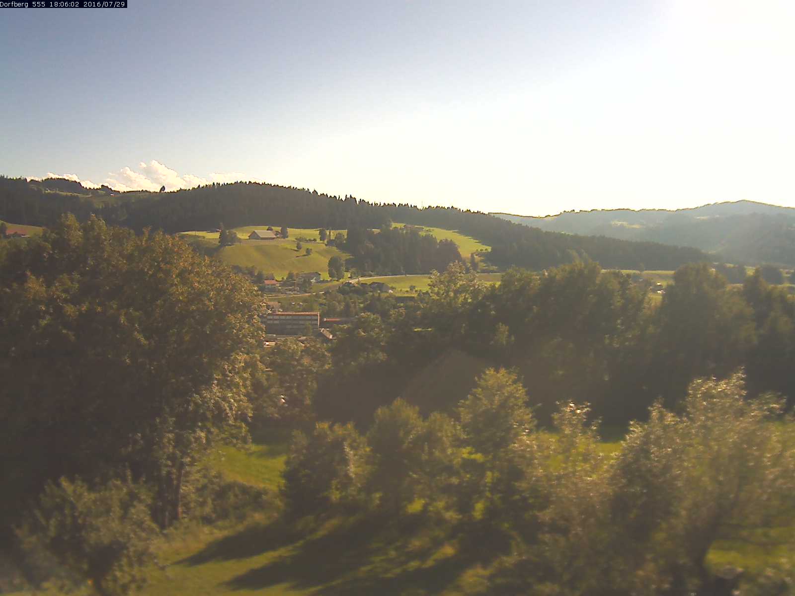 Webcam-Bild: Aussicht vom Dorfberg in Langnau 20160729-180601