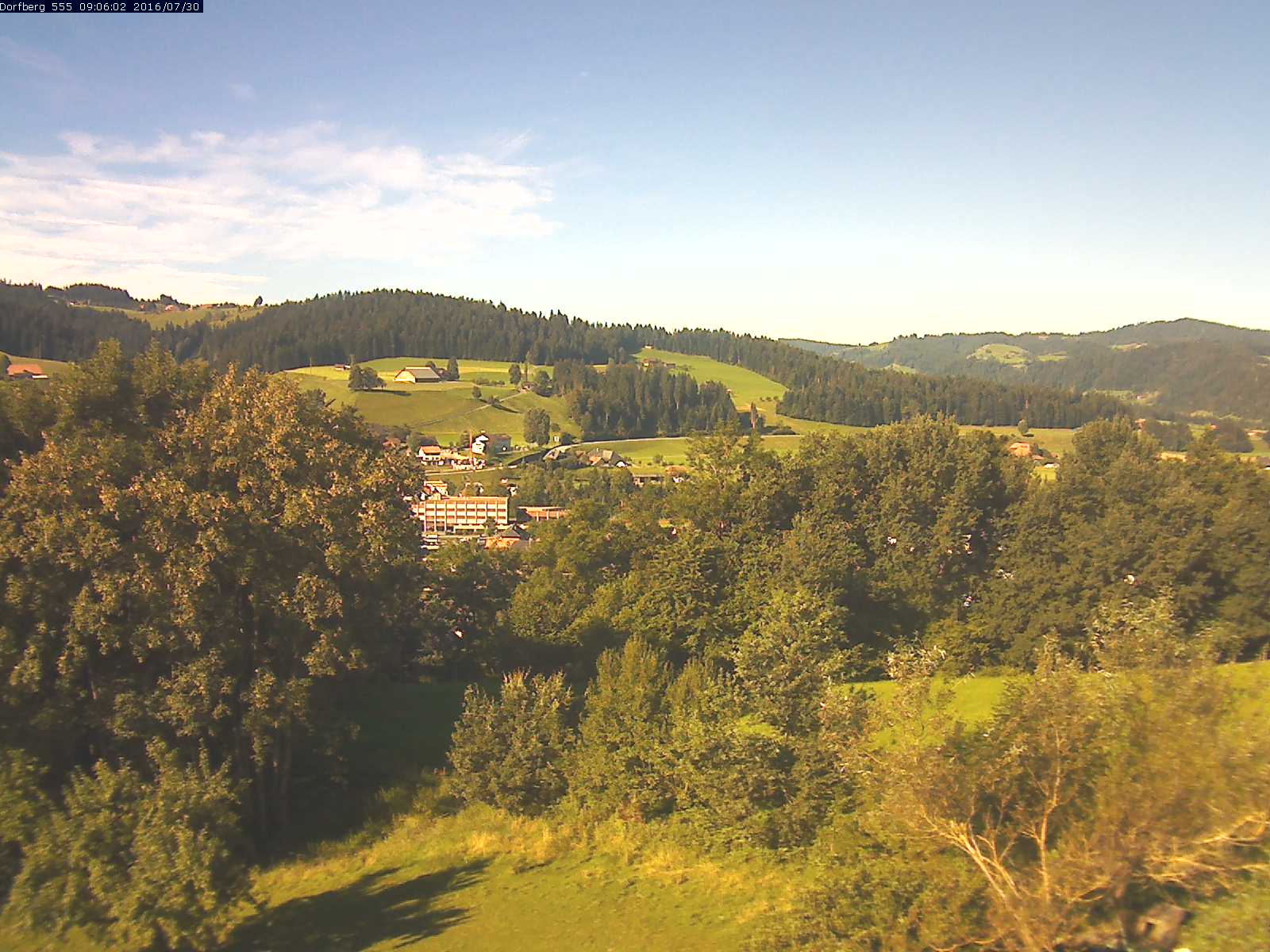 Webcam-Bild: Aussicht vom Dorfberg in Langnau 20160730-090601