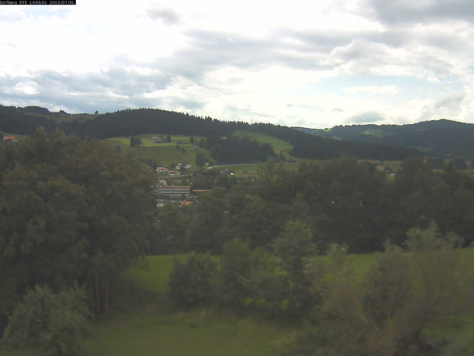 Webcam-Bild: Aussicht vom Dorfberg in Langnau 20160731-140601