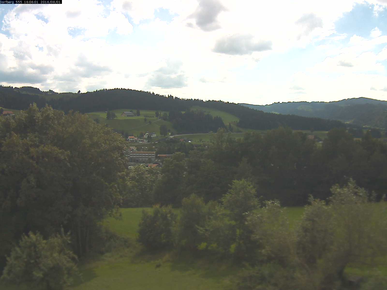 Webcam-Bild: Aussicht vom Dorfberg in Langnau 20160801-160601