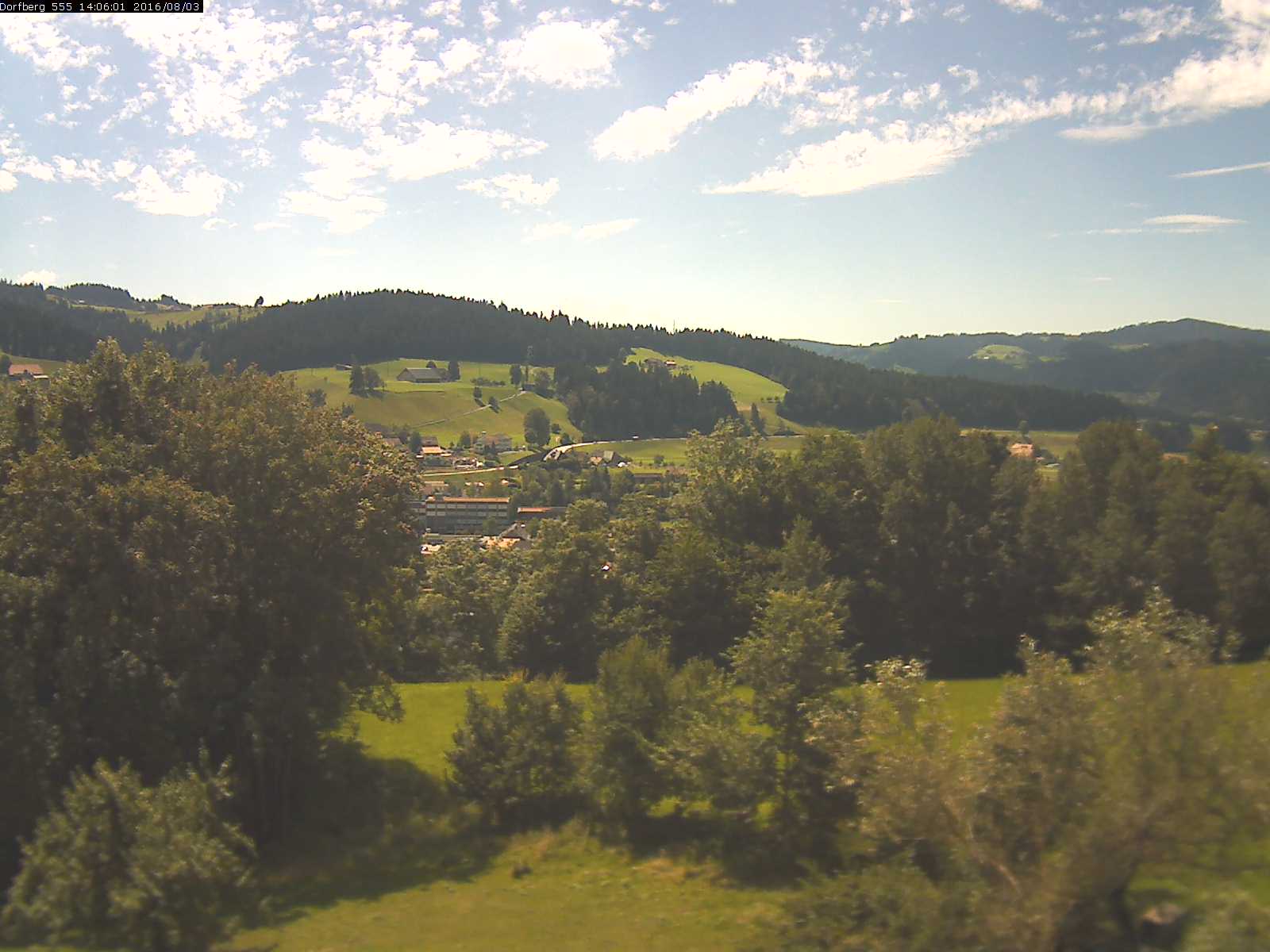 Webcam-Bild: Aussicht vom Dorfberg in Langnau 20160803-140601