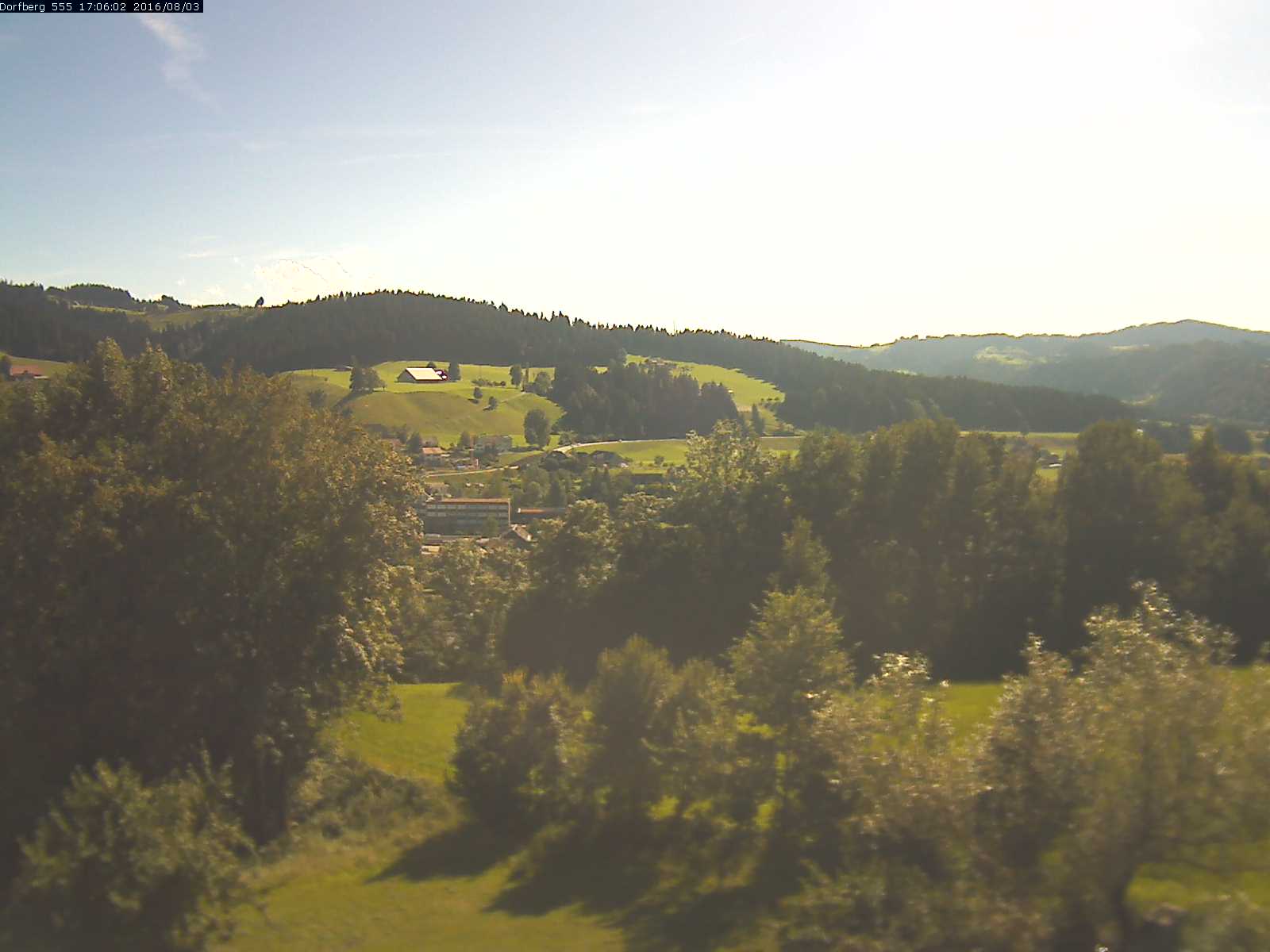 Webcam-Bild: Aussicht vom Dorfberg in Langnau 20160803-170601