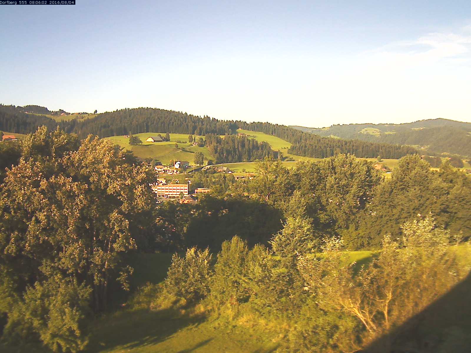 Webcam-Bild: Aussicht vom Dorfberg in Langnau 20160804-080601