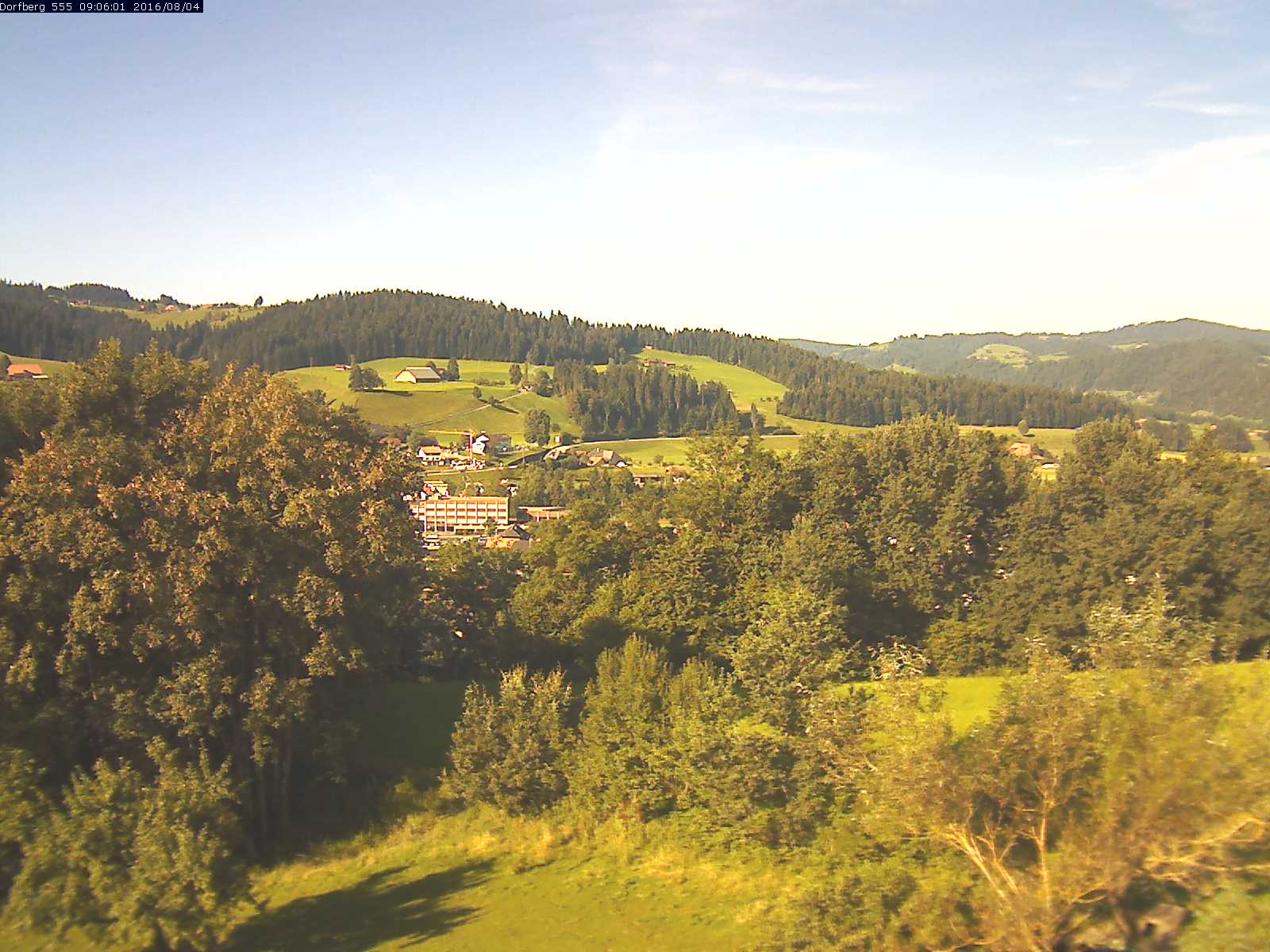 Webcam-Bild: Aussicht vom Dorfberg in Langnau 20160804-090601