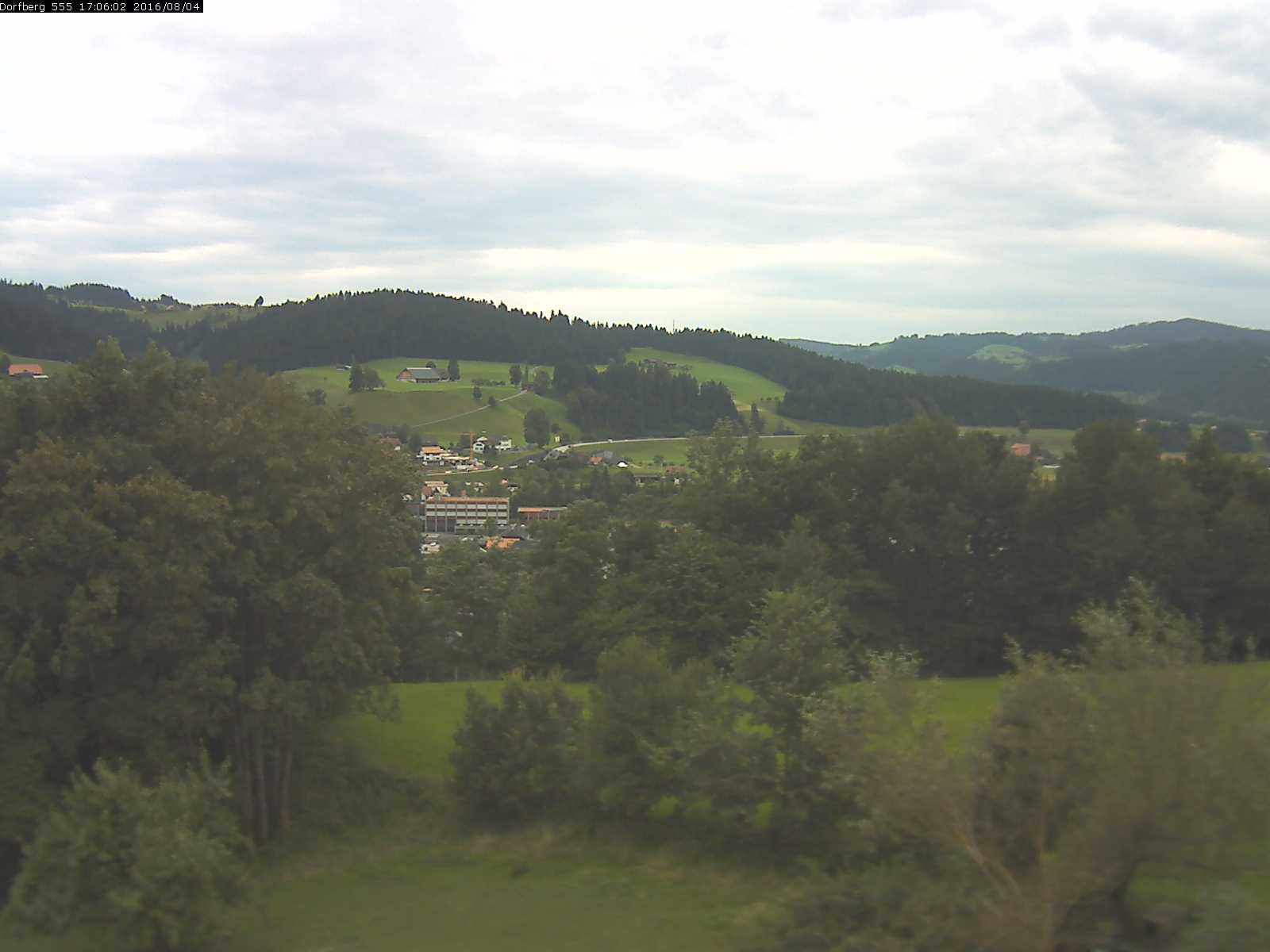 Webcam-Bild: Aussicht vom Dorfberg in Langnau 20160804-170601