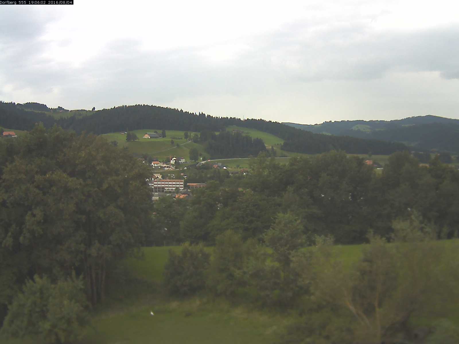 Webcam-Bild: Aussicht vom Dorfberg in Langnau 20160804-190602