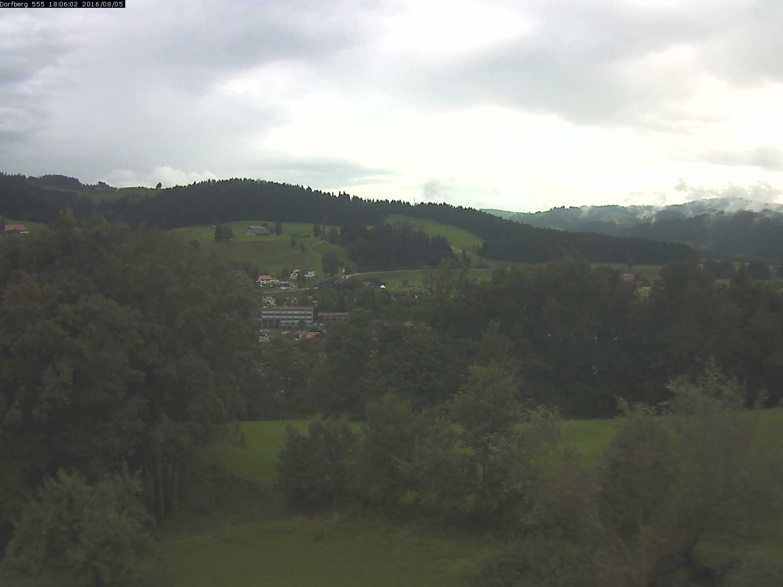 Webcam-Bild: Aussicht vom Dorfberg in Langnau 20160805-180601