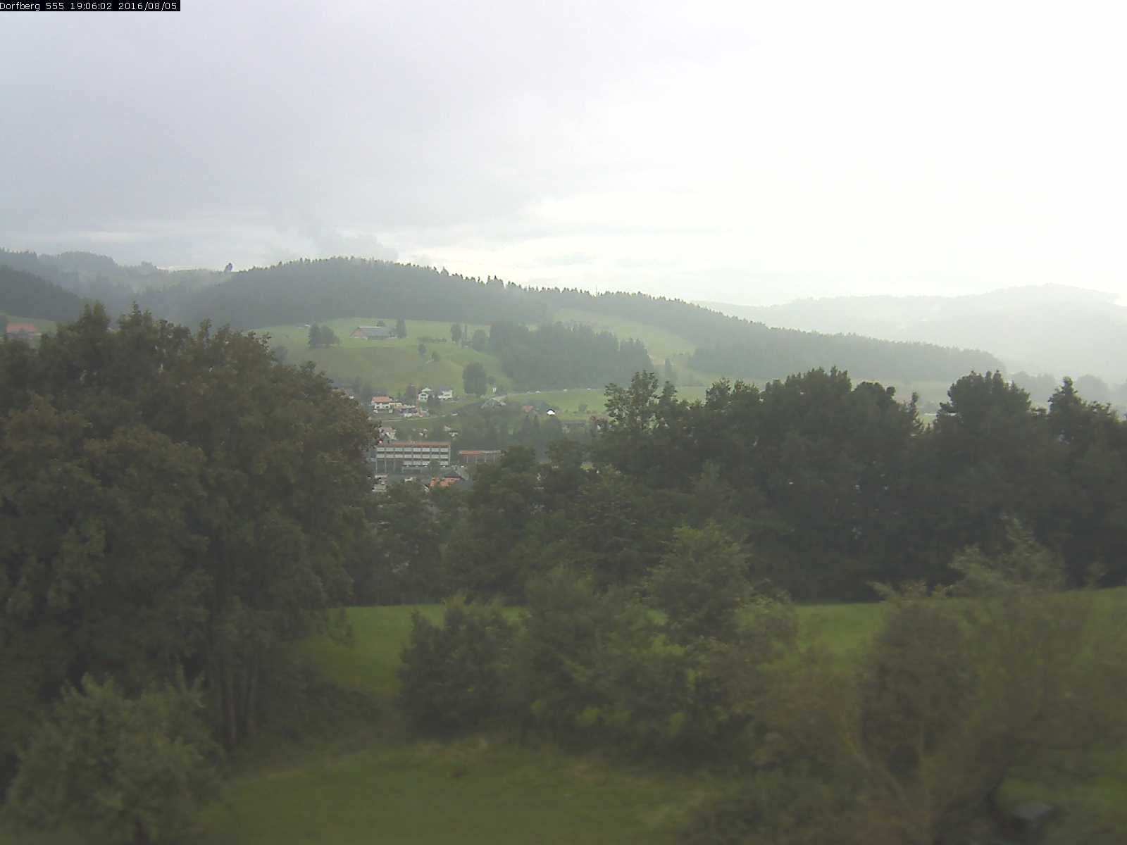 Webcam-Bild: Aussicht vom Dorfberg in Langnau 20160805-190601