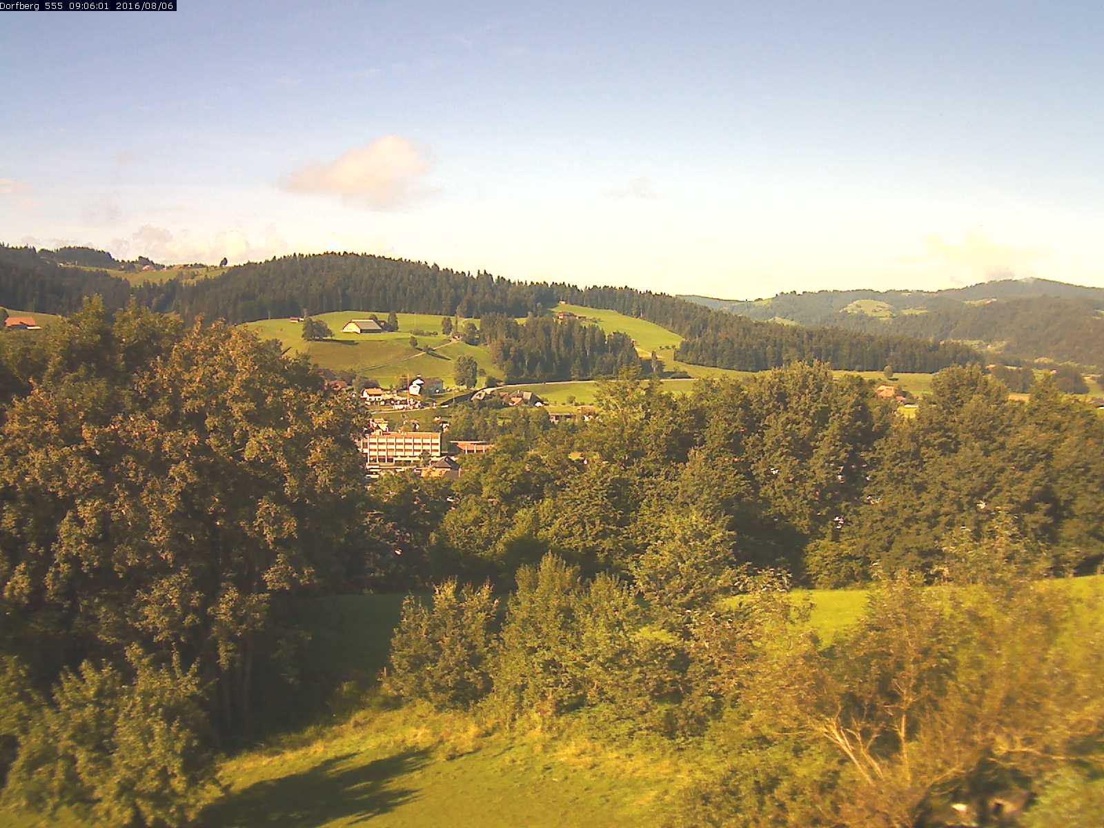 Webcam-Bild: Aussicht vom Dorfberg in Langnau 20160806-090601
