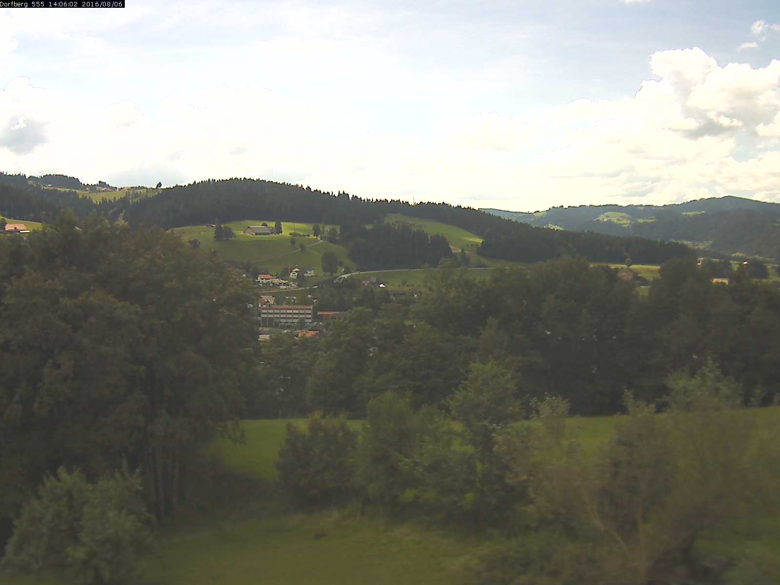 Webcam-Bild: Aussicht vom Dorfberg in Langnau 20160806-140601