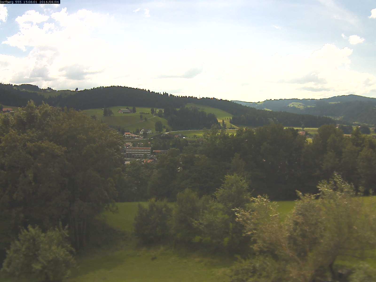Webcam-Bild: Aussicht vom Dorfberg in Langnau 20160806-150601