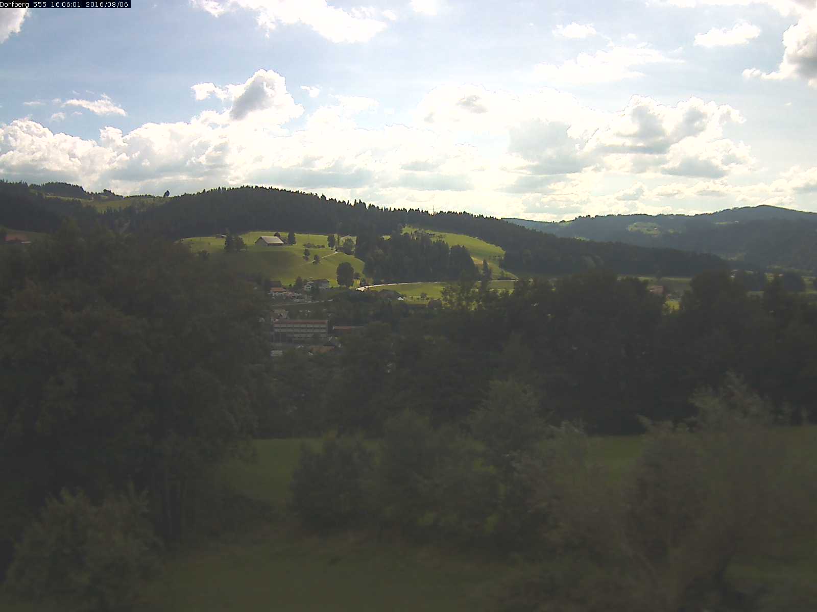 Webcam-Bild: Aussicht vom Dorfberg in Langnau 20160806-160601