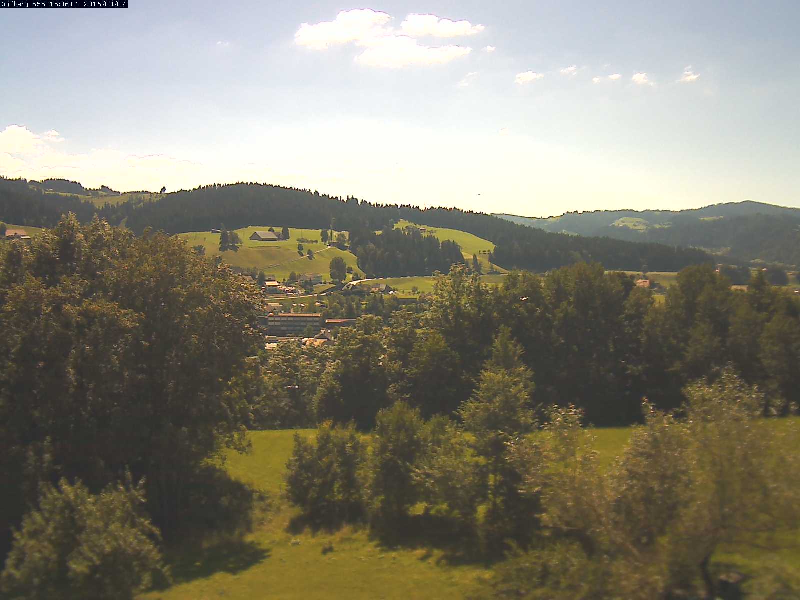 Webcam-Bild: Aussicht vom Dorfberg in Langnau 20160807-150601